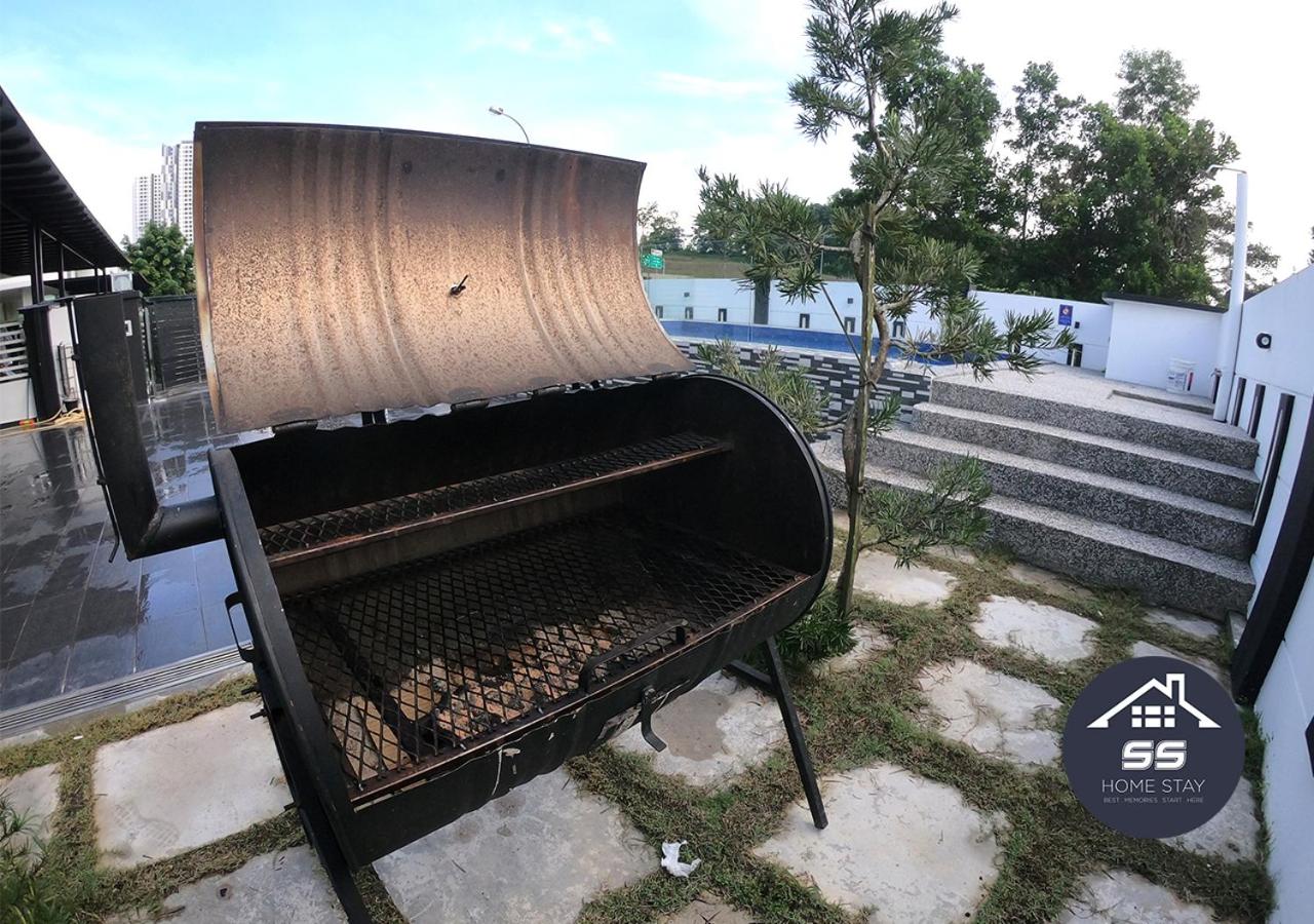 PRIVATE SWIMMING POOL/ KTV /BBQ /PARTY EVENT