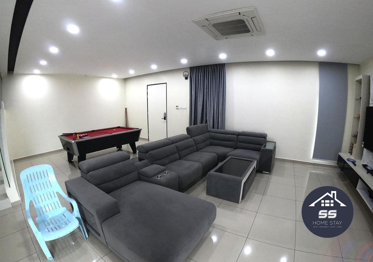 PRIVATE SWIMMING POOL/ KTV /BBQ /PARTY EVENT