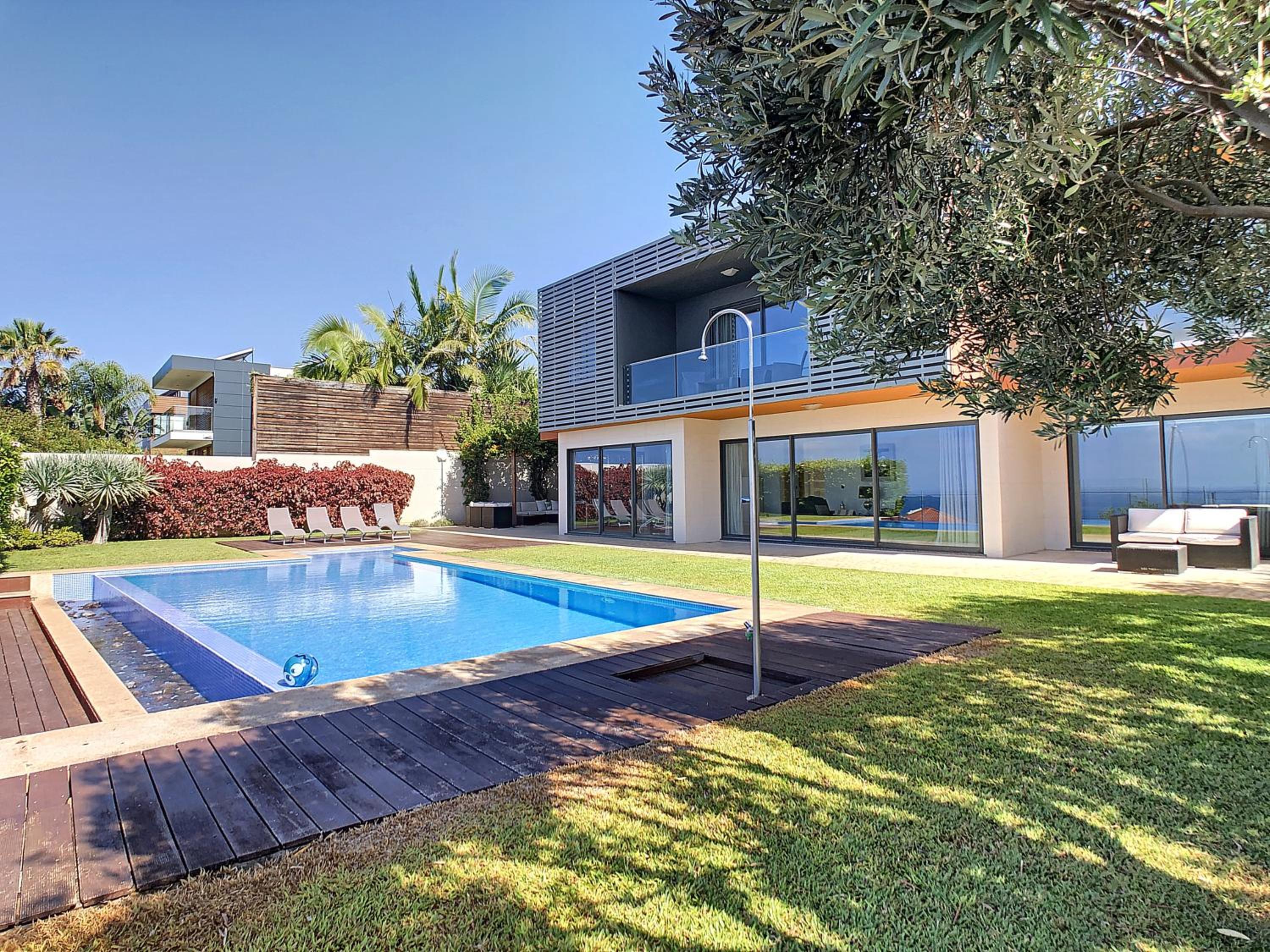 Villa Vitoria - by LovelyStay