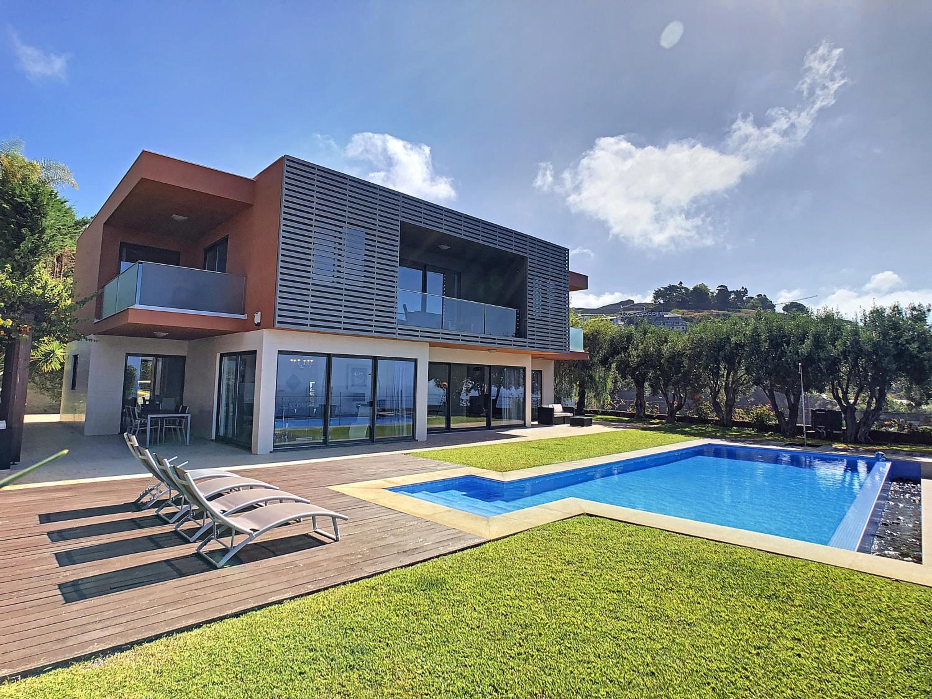 Villa Vitoria - by LovelyStay