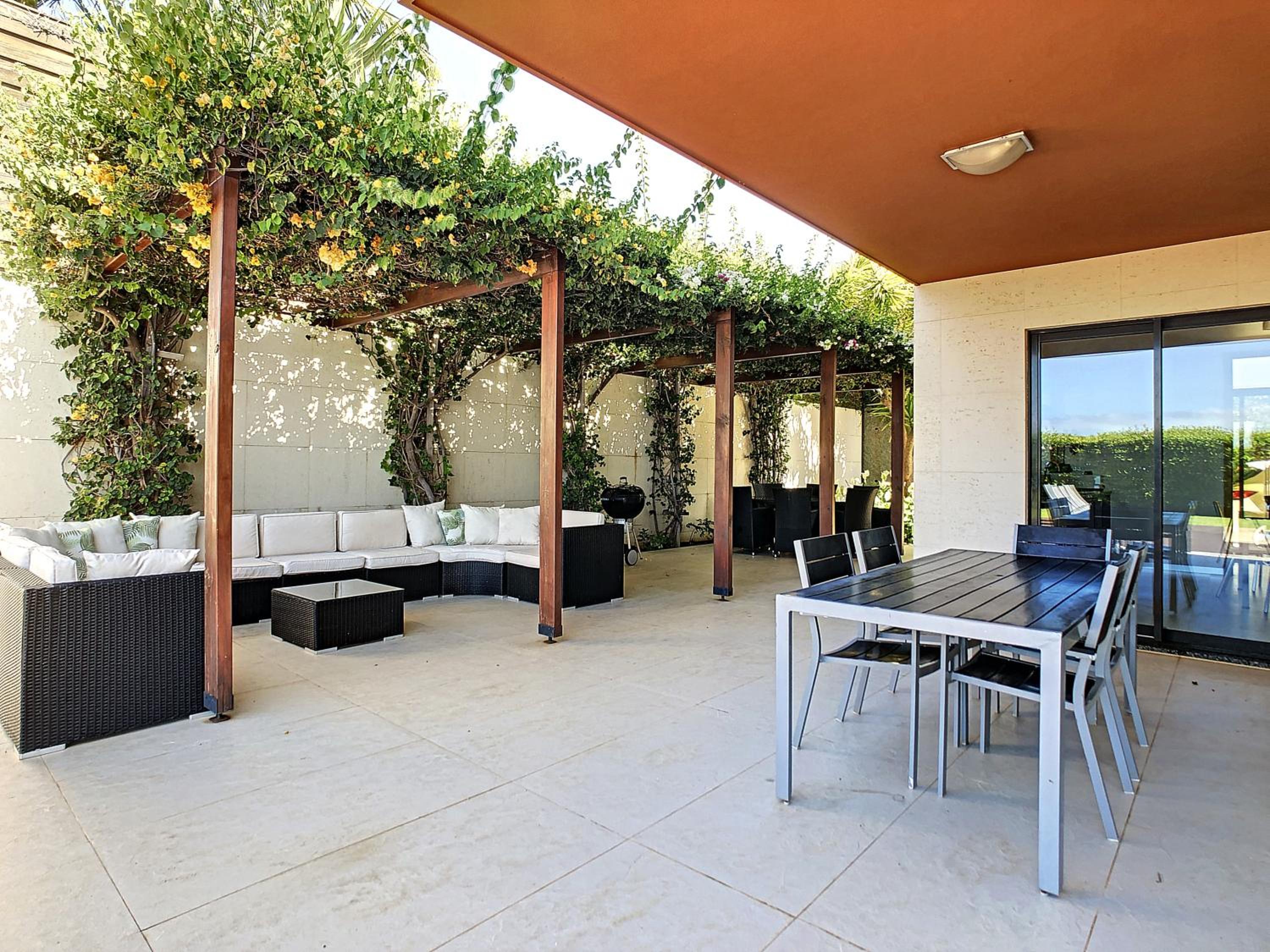 Villa Vitoria - by LovelyStay