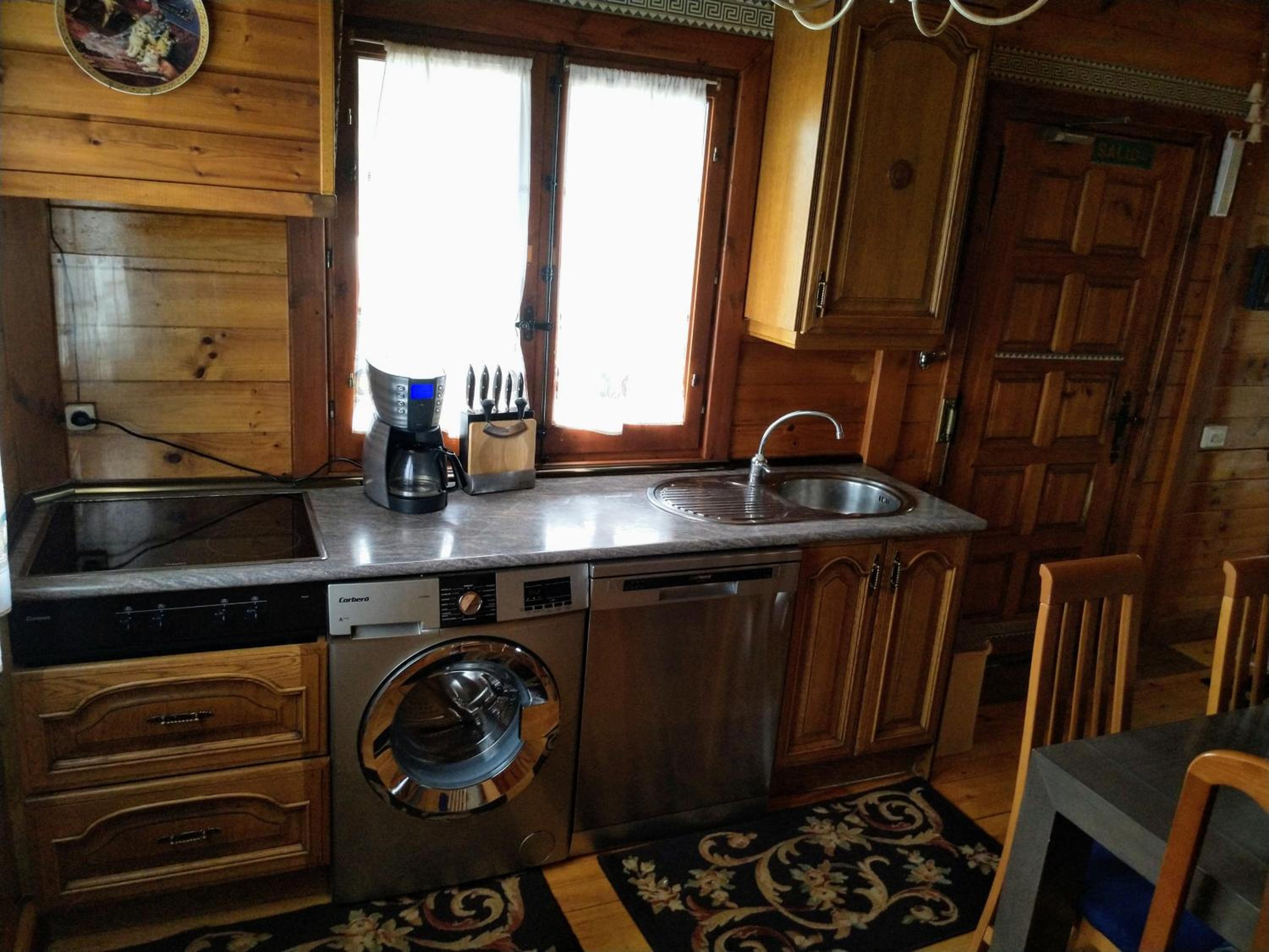 Photo 9