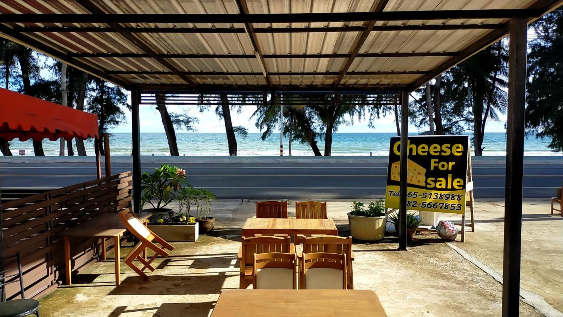 Amy's beach apartments