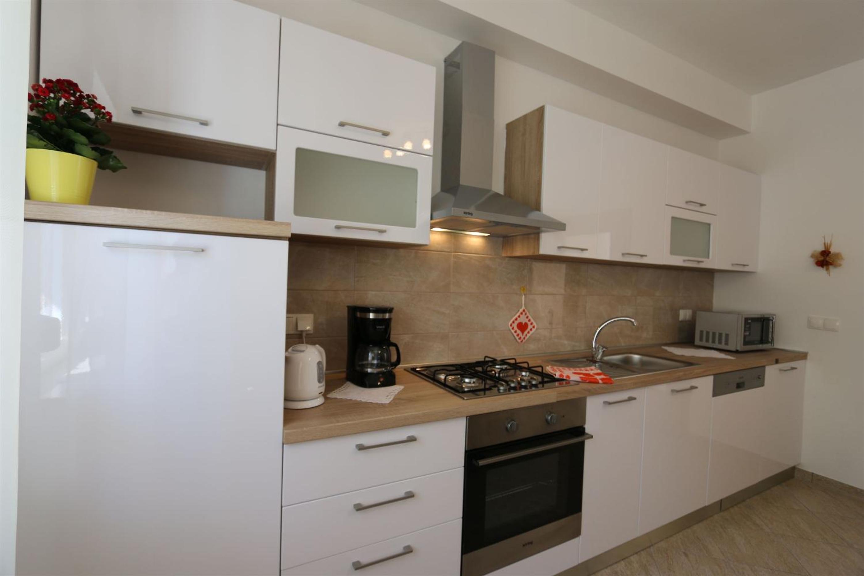Apartment Car Marica view 5