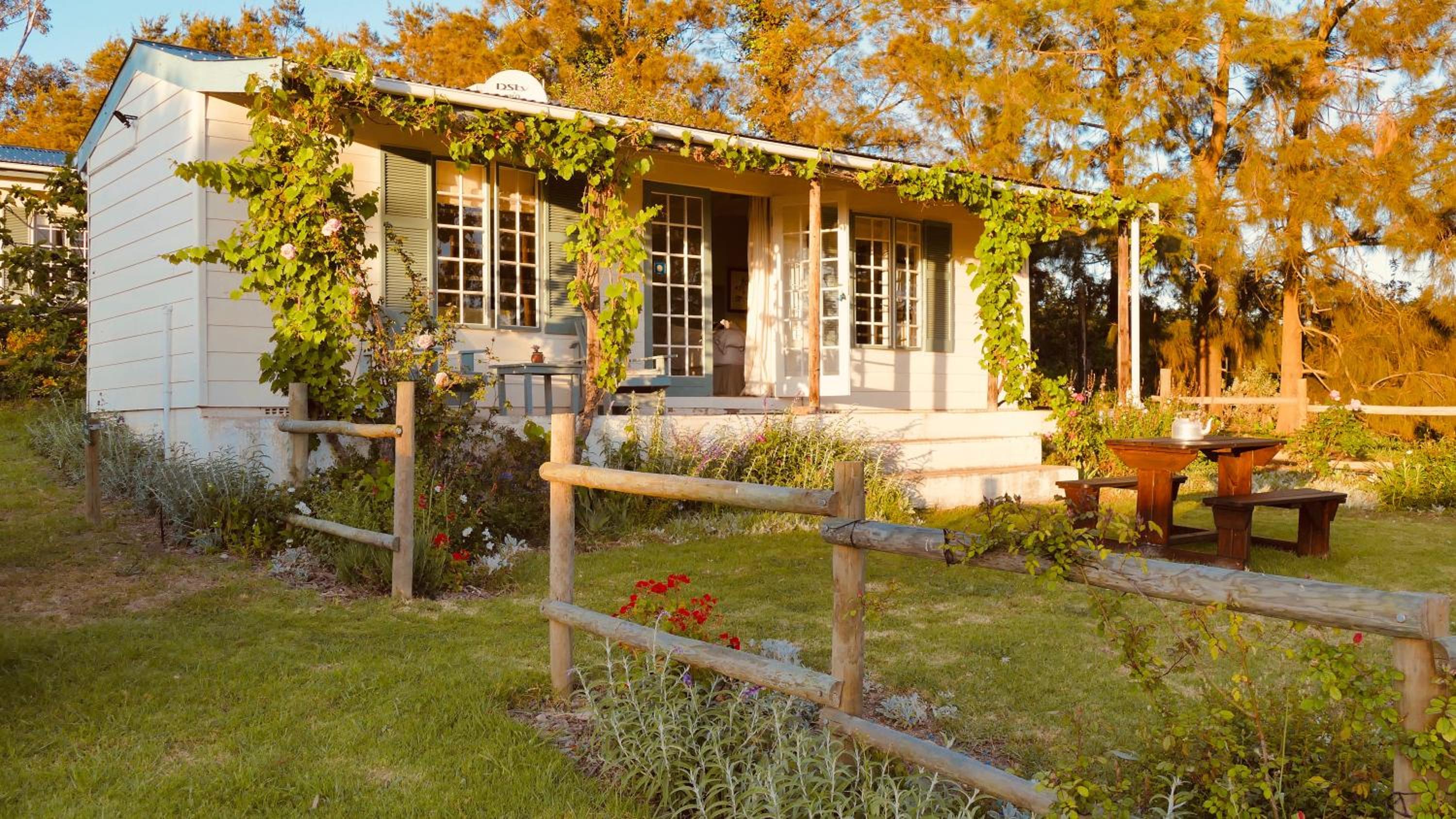 Cheverells Farm, Kiku & Braeburn Cottage