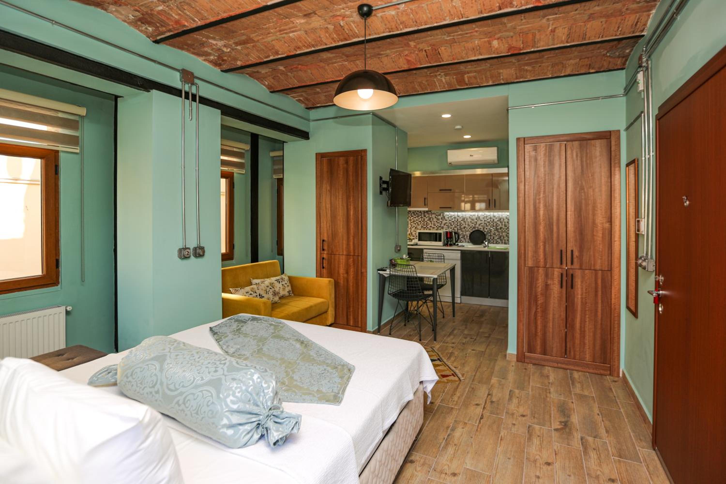 No 8 Galata - Image 24