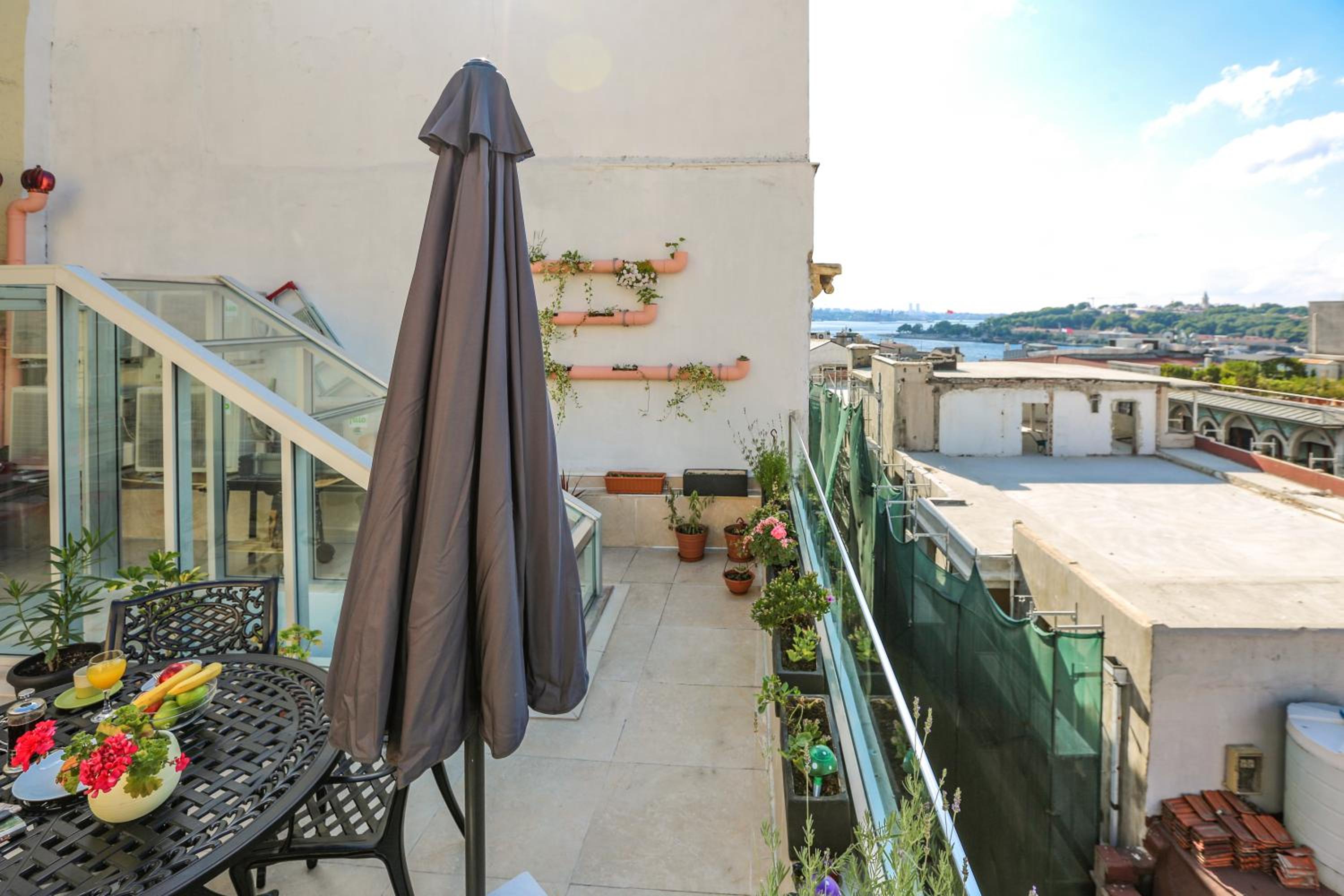 No 8 Galata - Image 27