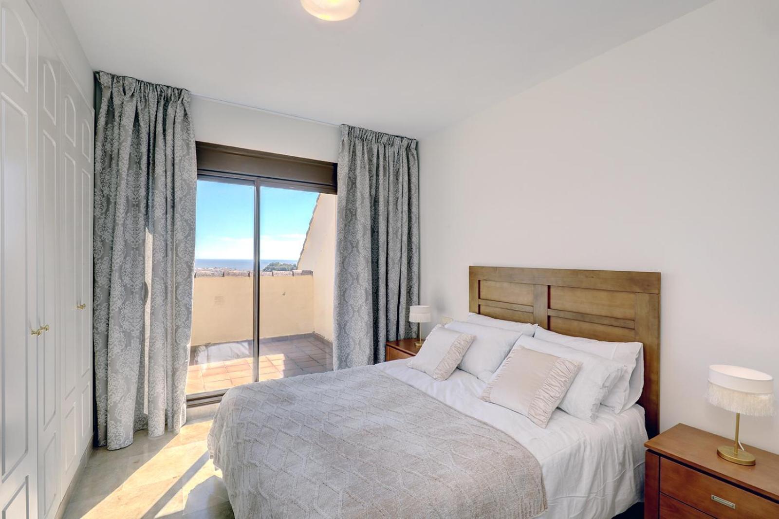 Duquesa Village Apartment - 2 Bed/2 Bath apartment with panoramic sea views view 5