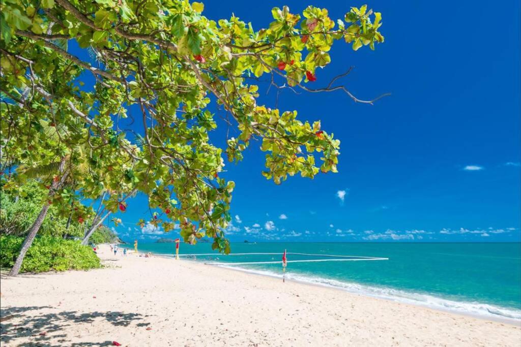 Trinity Beach Vacations - The Beach House 3BR Waterfront Apartment, Own WIFI - Property Image 5