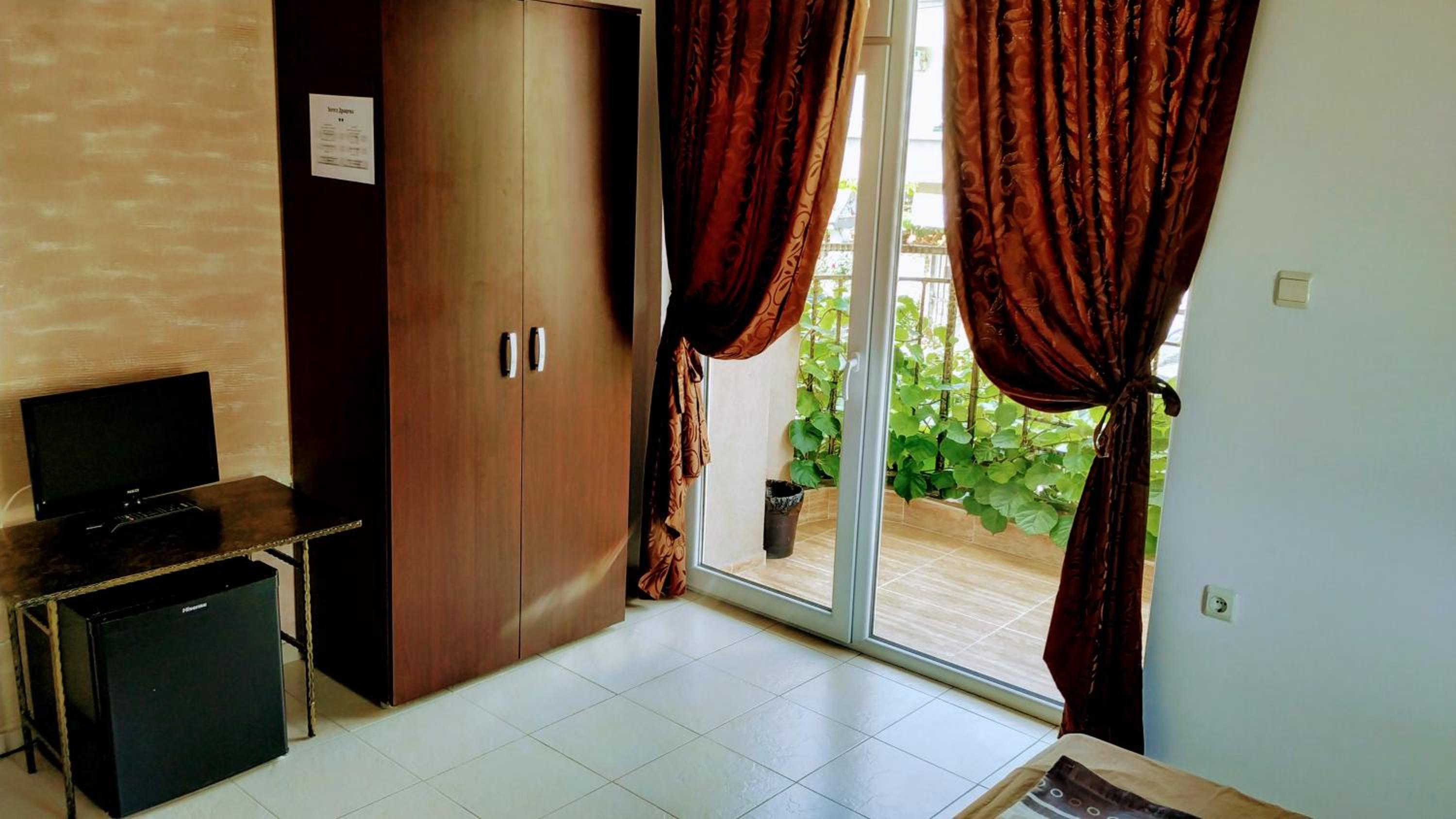 Dracena Guesthouse