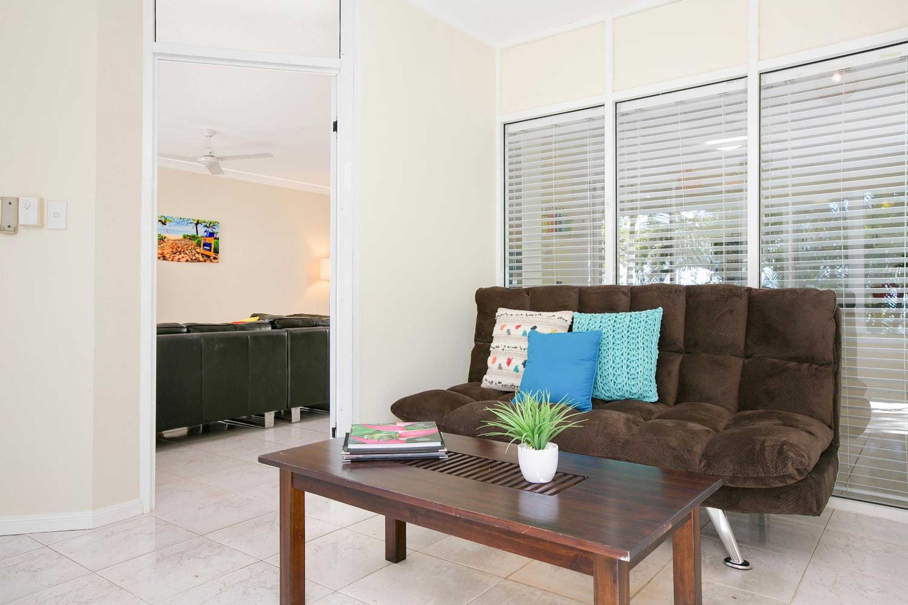 Trinity Beach Vacations - The Beach House 3BR Waterfront Apartment, Own WIFI - Property Image 13