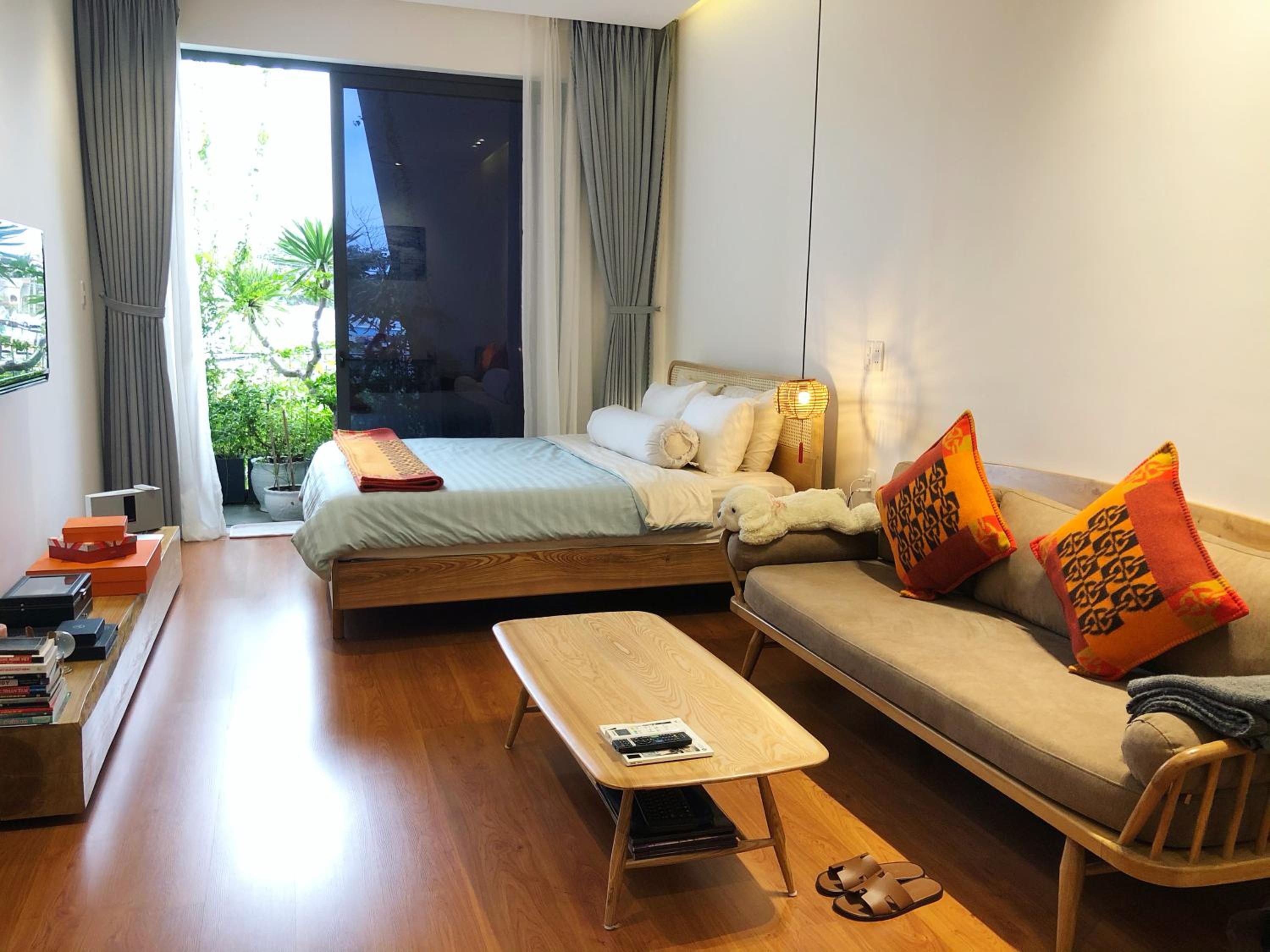 Khe Suites 06BR Private House near Lotte-Asia Park - Self Check-in with Lockbox view 3