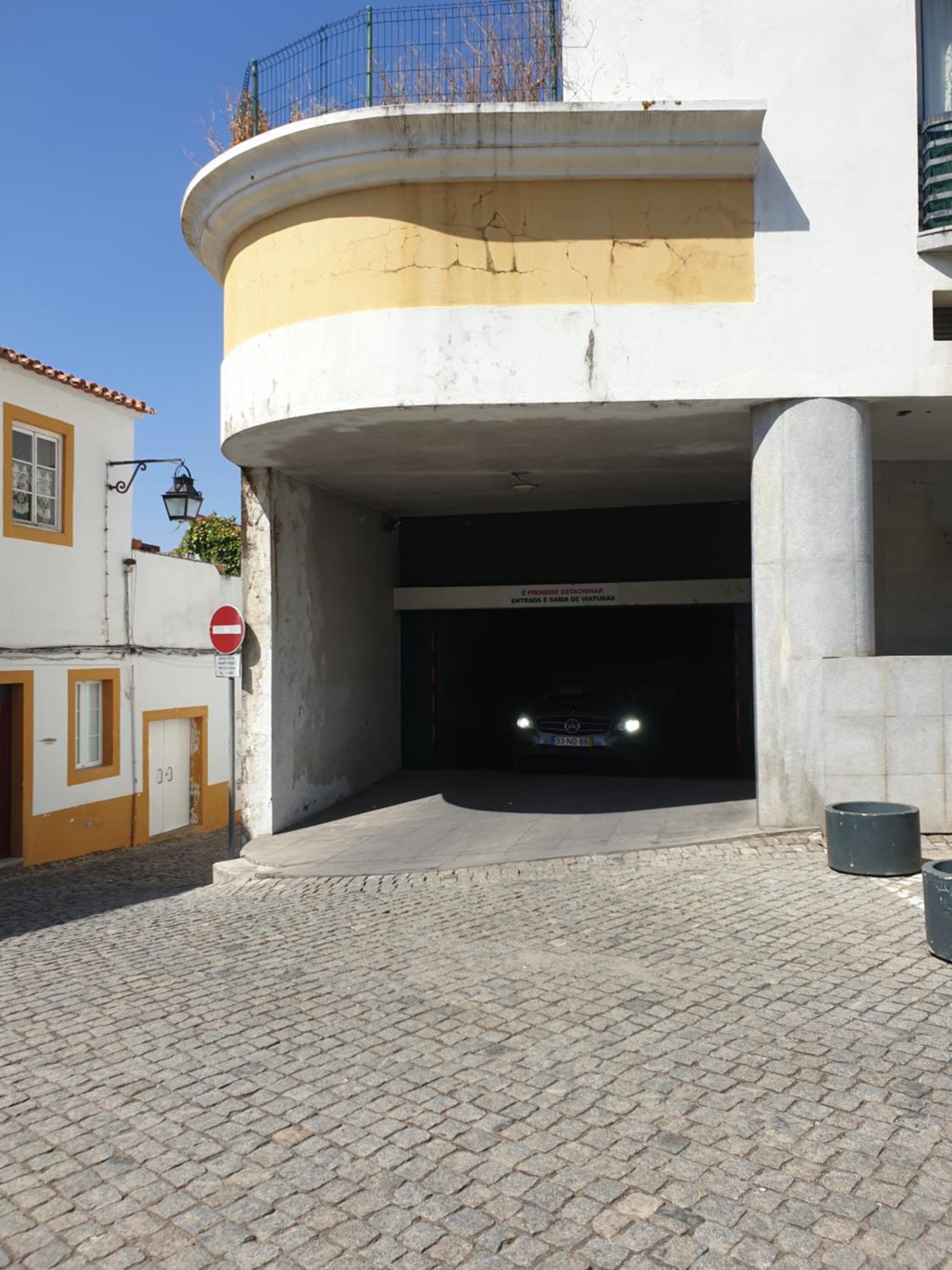 Casa das Arcadas, free Garage - Praça de Giraldo view 4