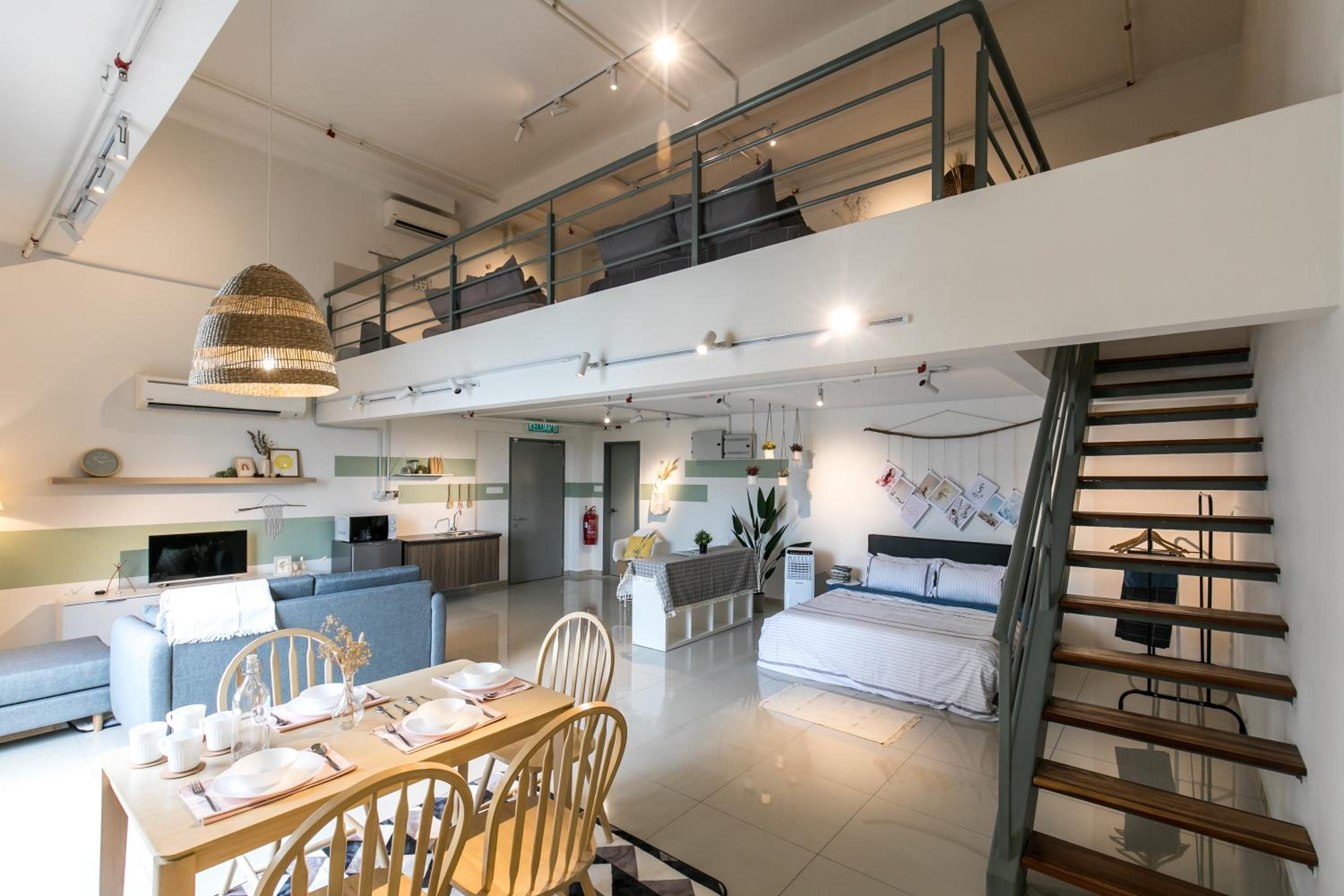Pinnacle Duplex@6Pax-5m Walk to Paradigm Mall+WIFI photo 6