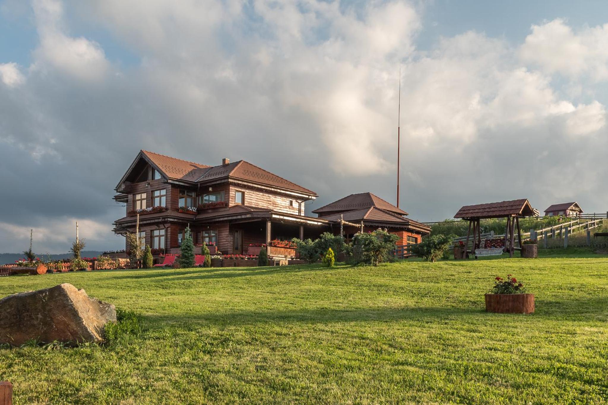 Pensiunea Turistică Vălari view 4