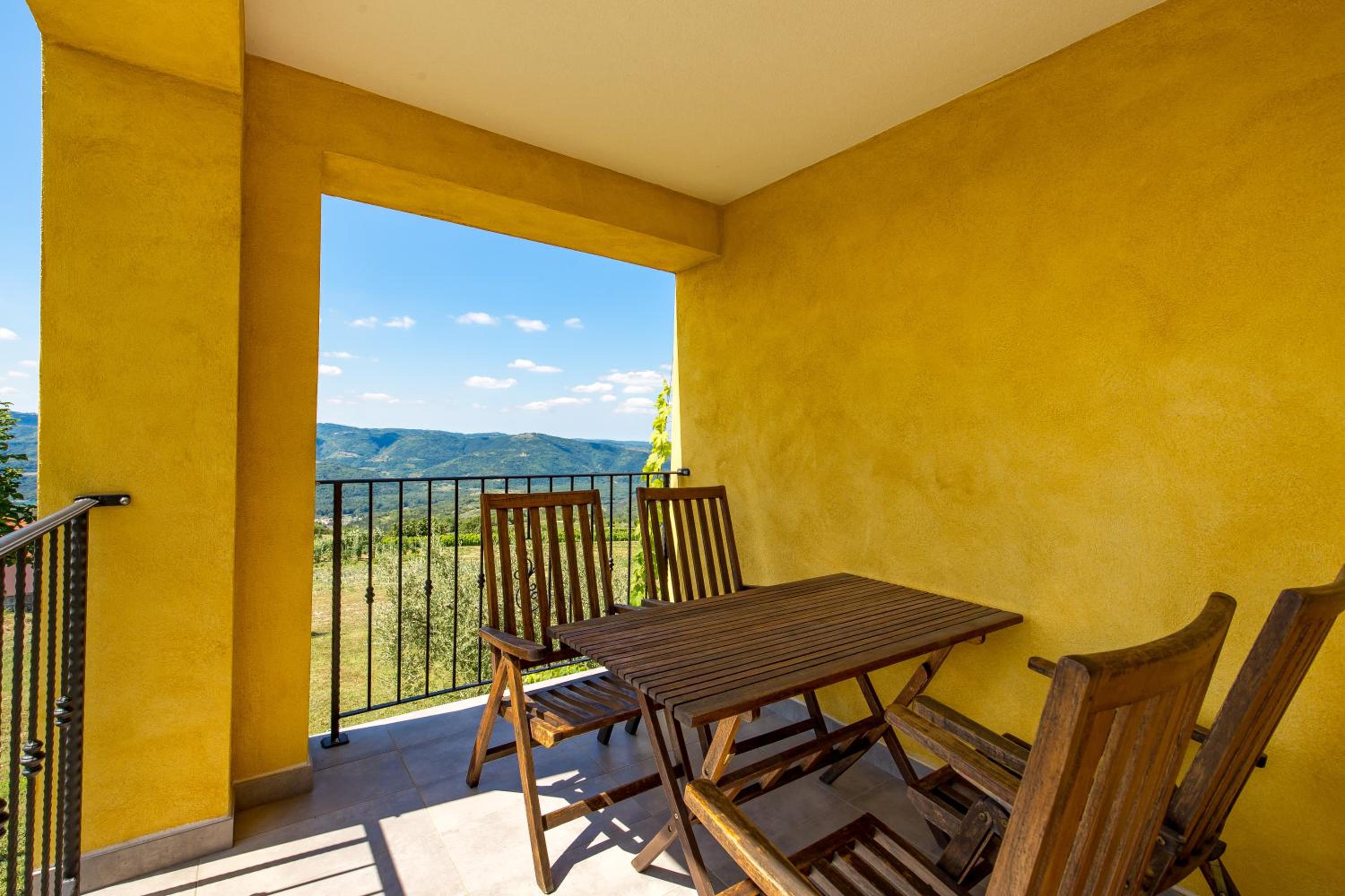 Photo 32