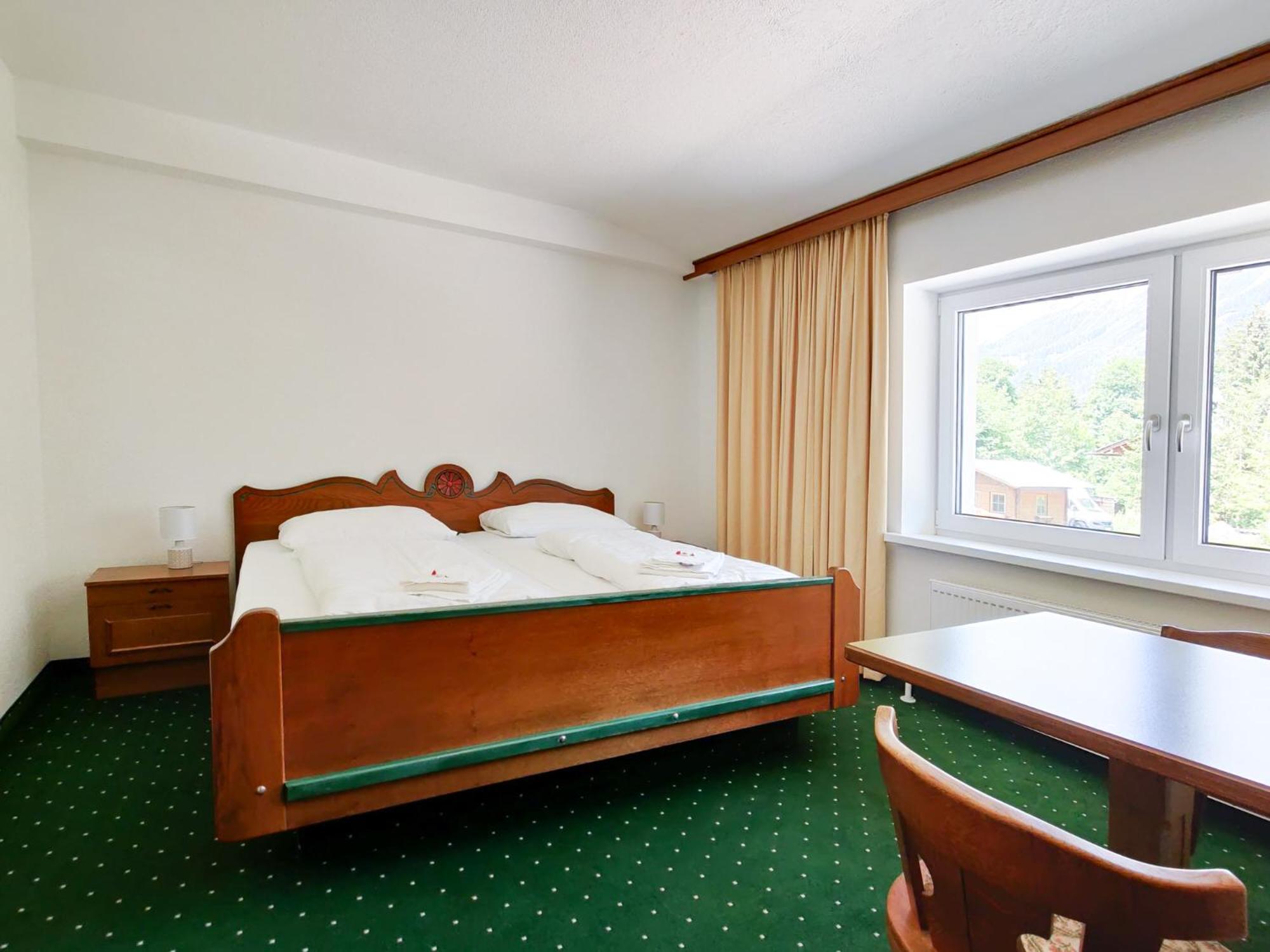 Mountain Hotel & Hostel