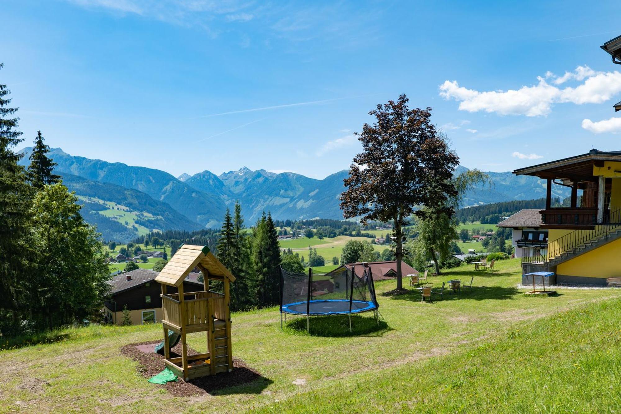Mountain Hotel & Hostel
