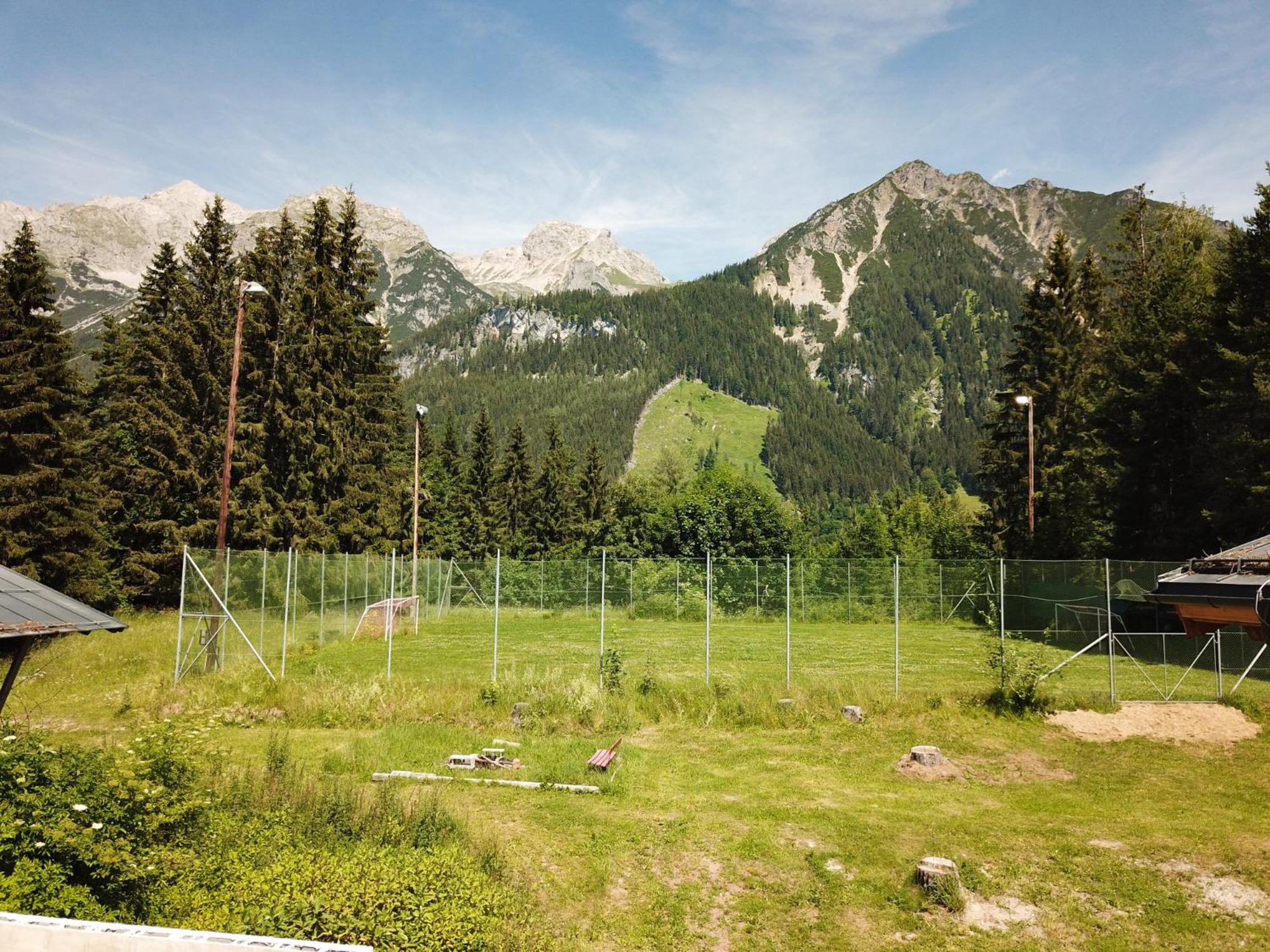Mountain Hotel & Hostel