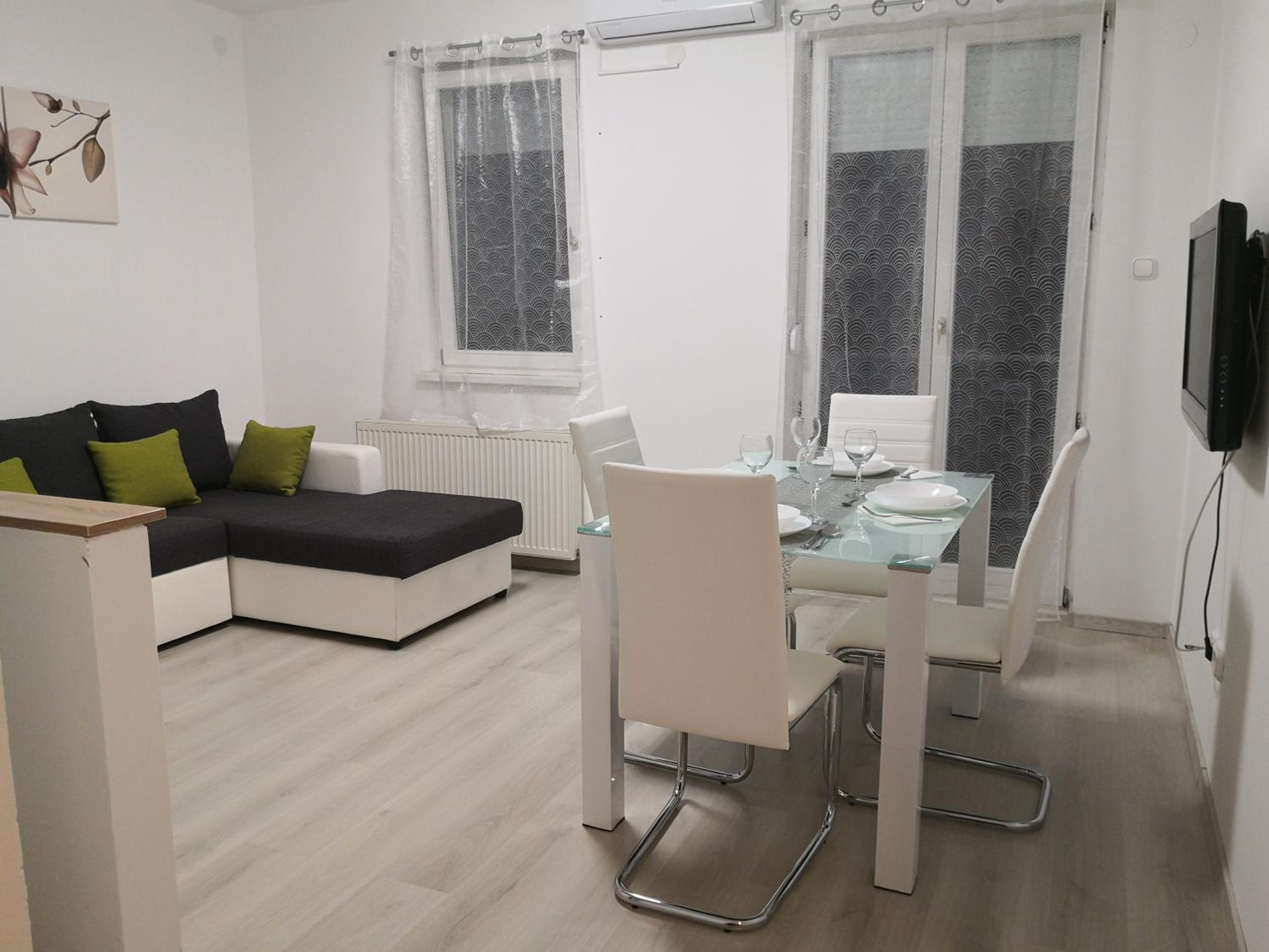 OASIS APARTMAN view 2