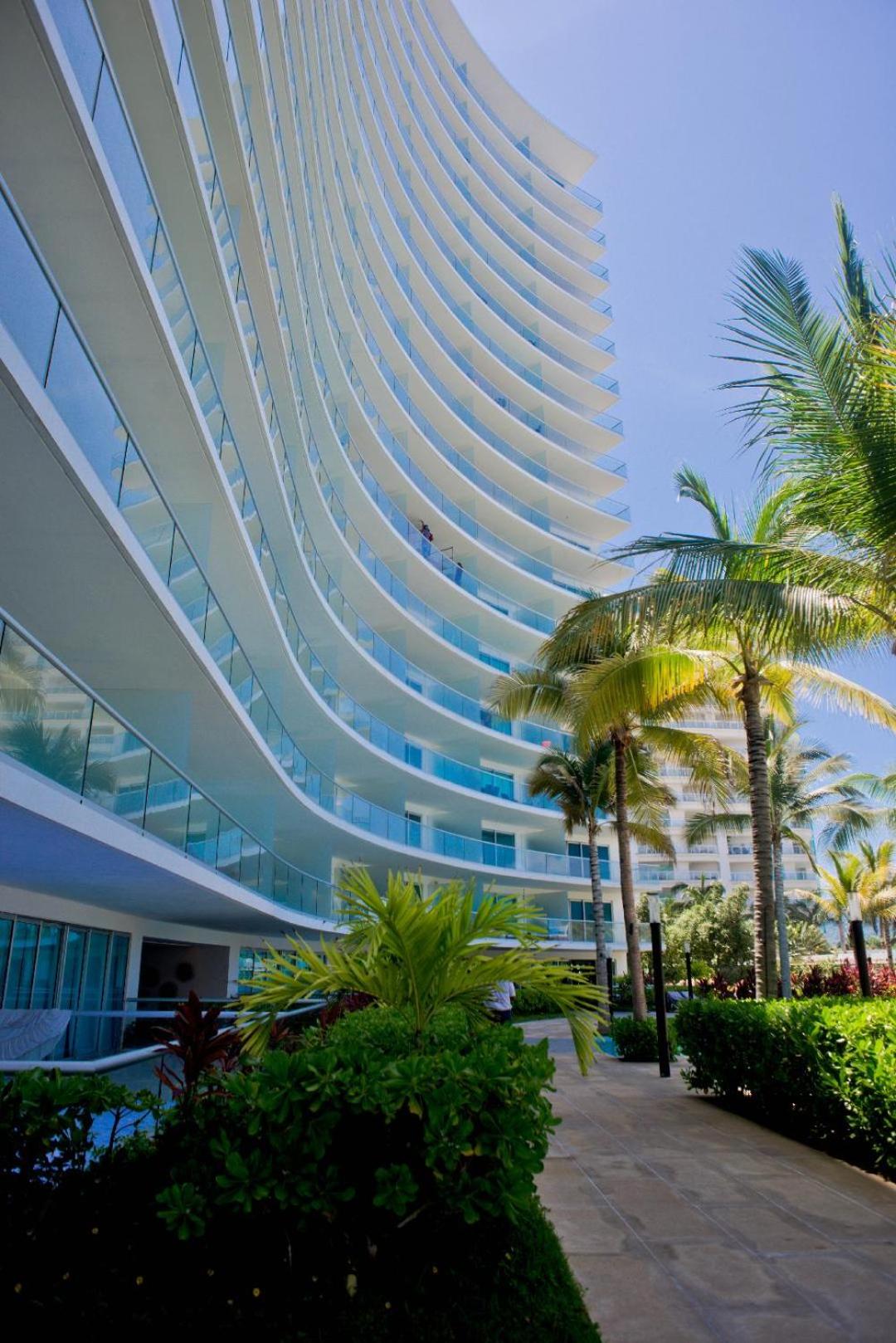 Hotel PENINISULA ViSTA AL MAR BY ENNA INN IXTAPA - Image 1