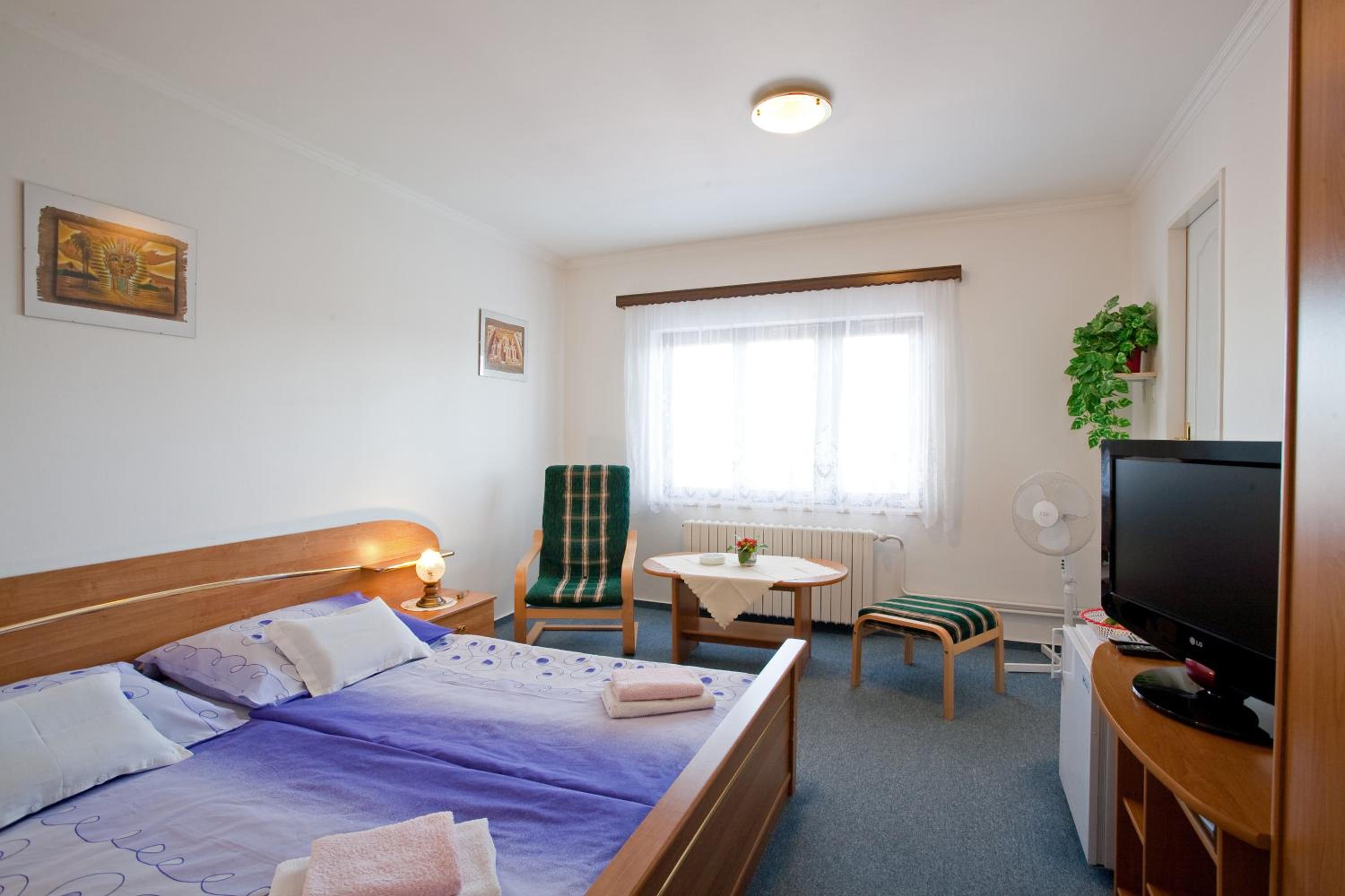 Pension Minor