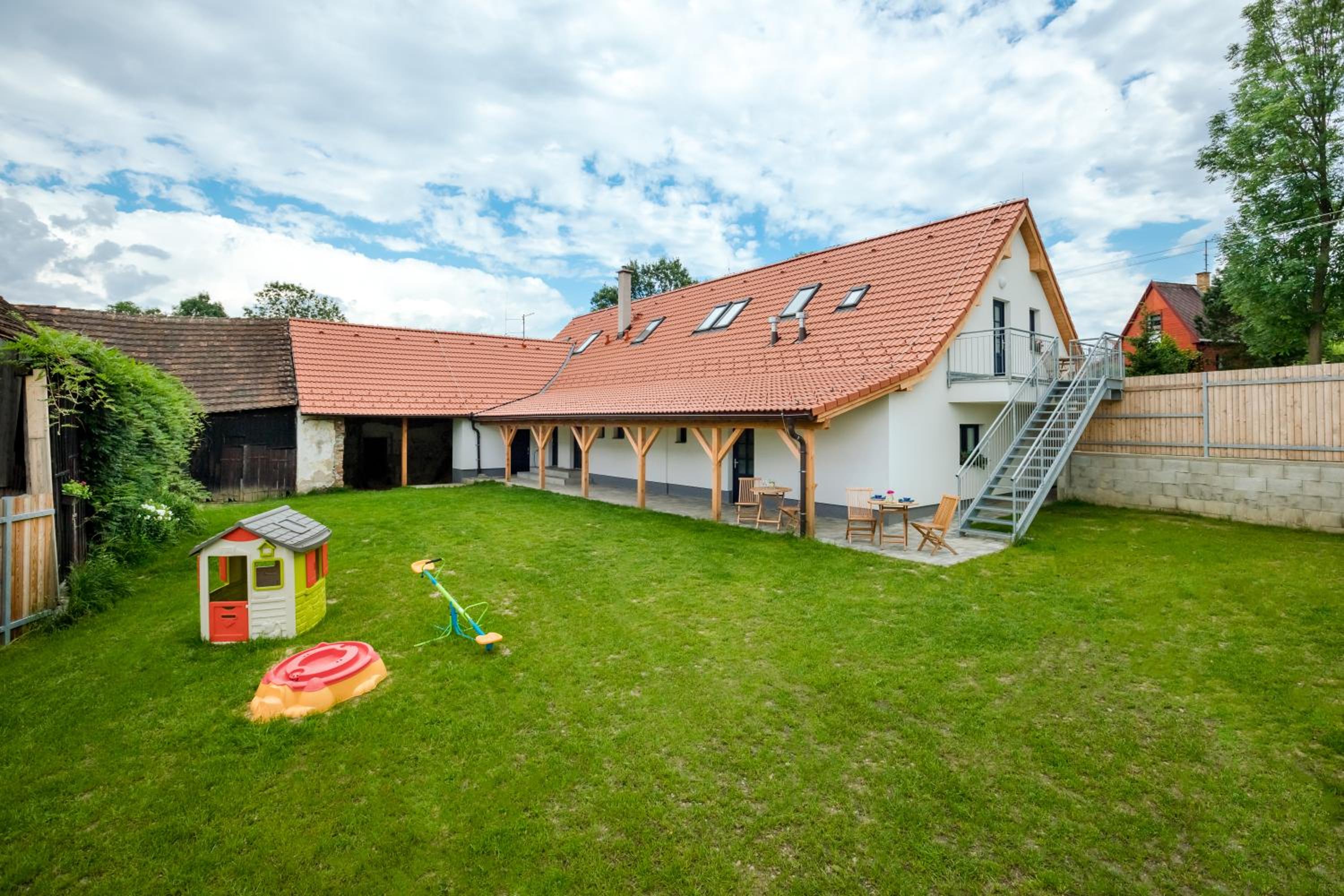 Apartmány Jedovary view 3