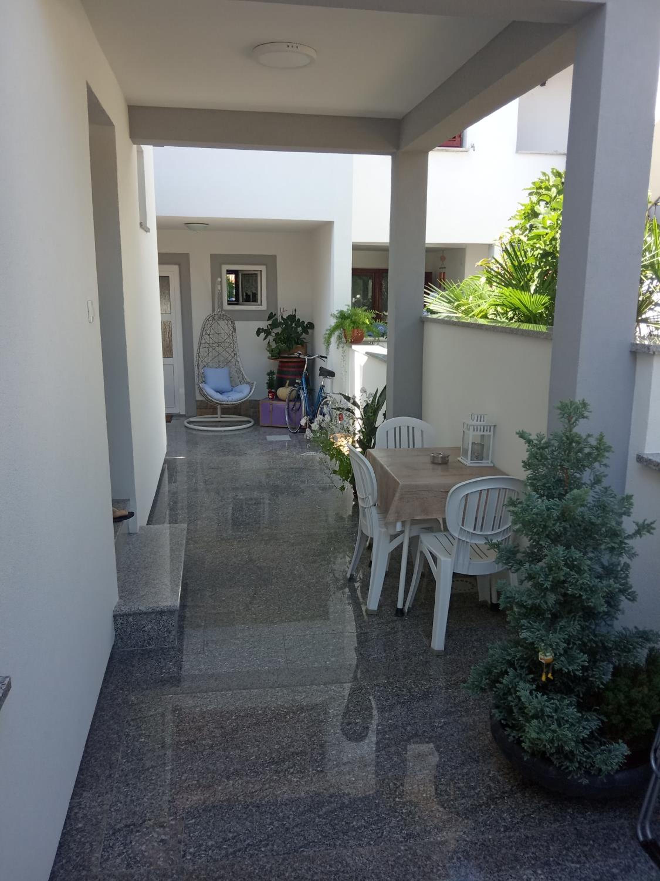 Ivana B4 n1 view 4