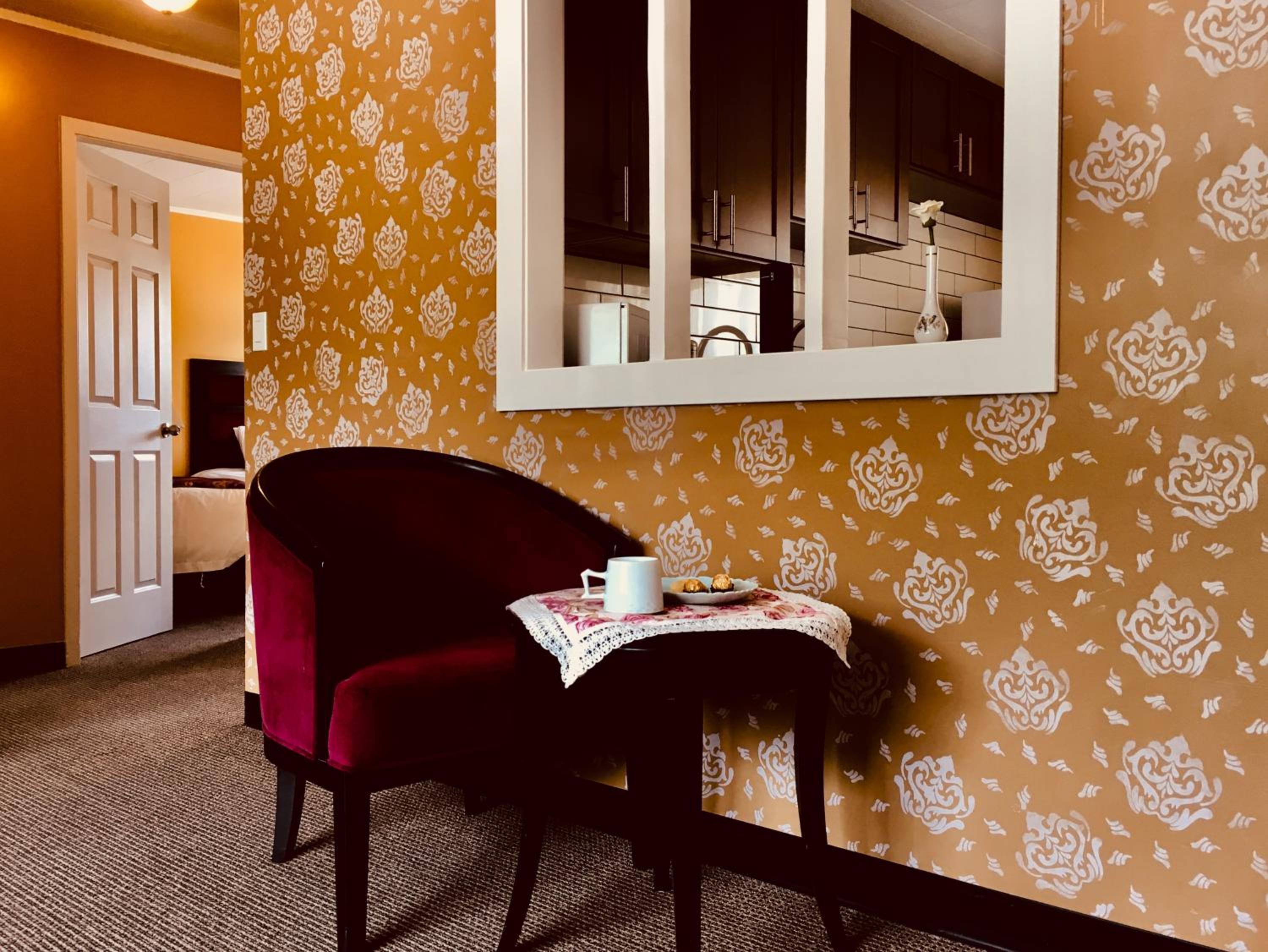 Alpine Inn & Suites