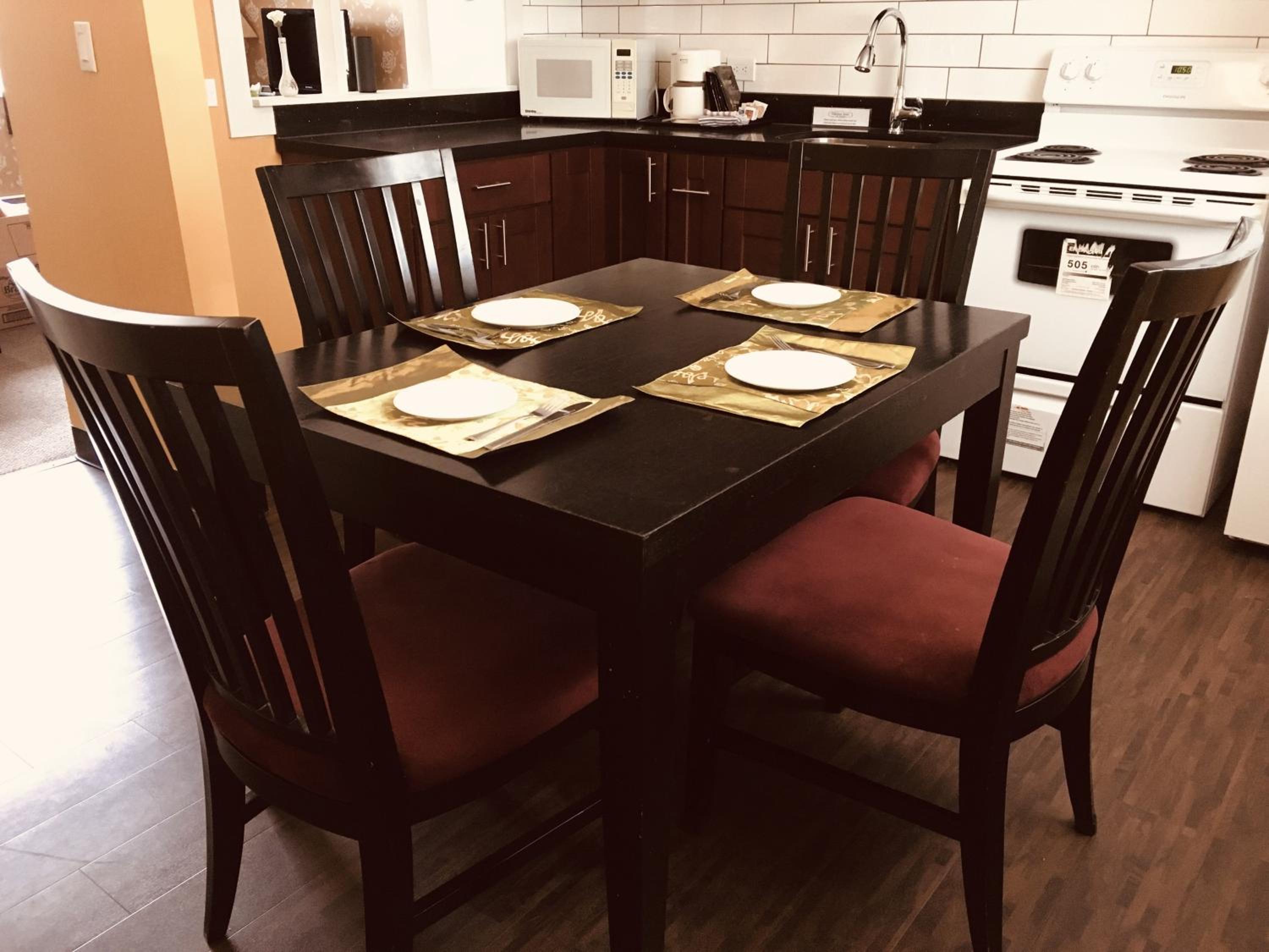 Alpine Inn & Suites
