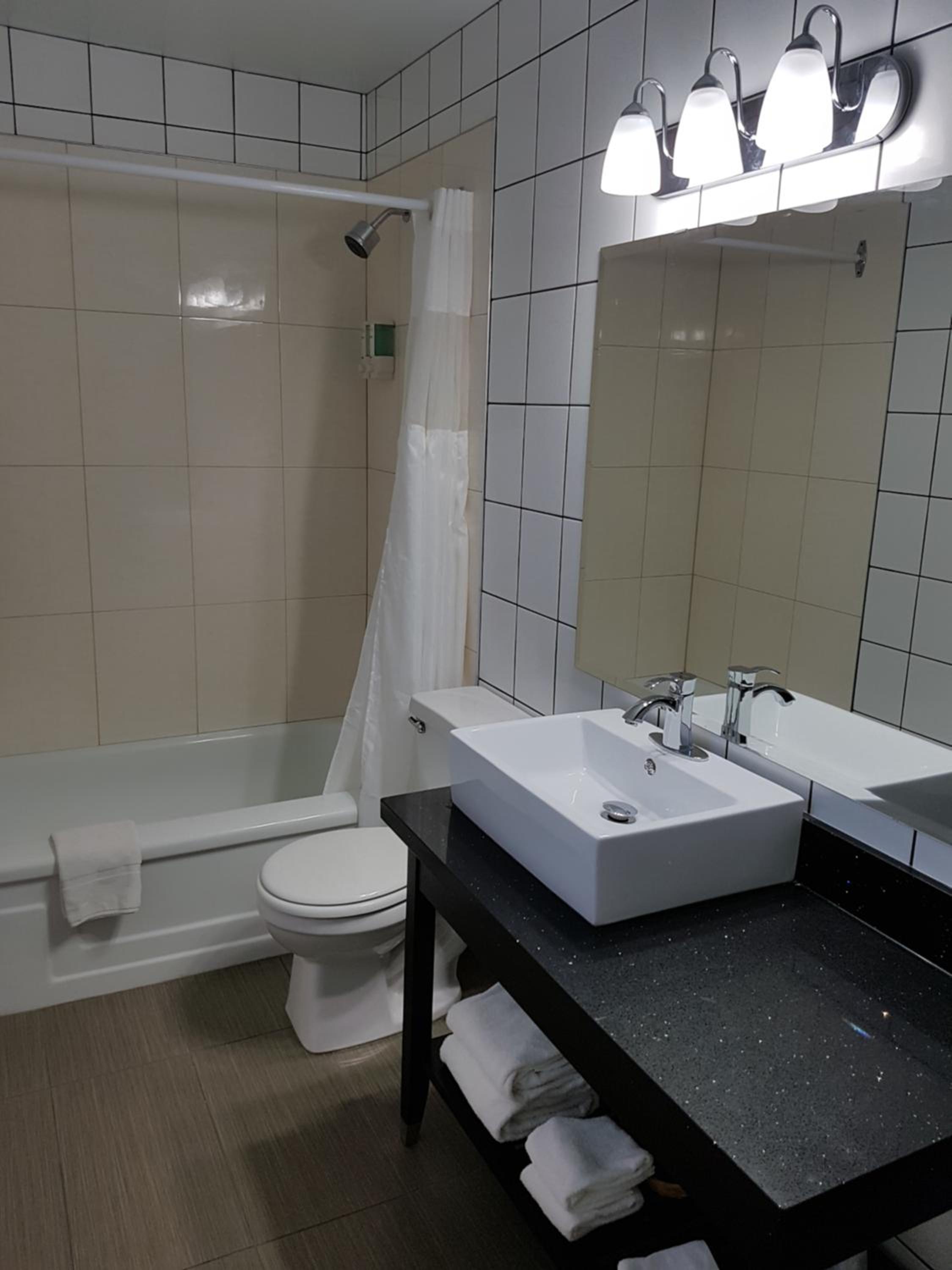 Alpine Inn & Suites