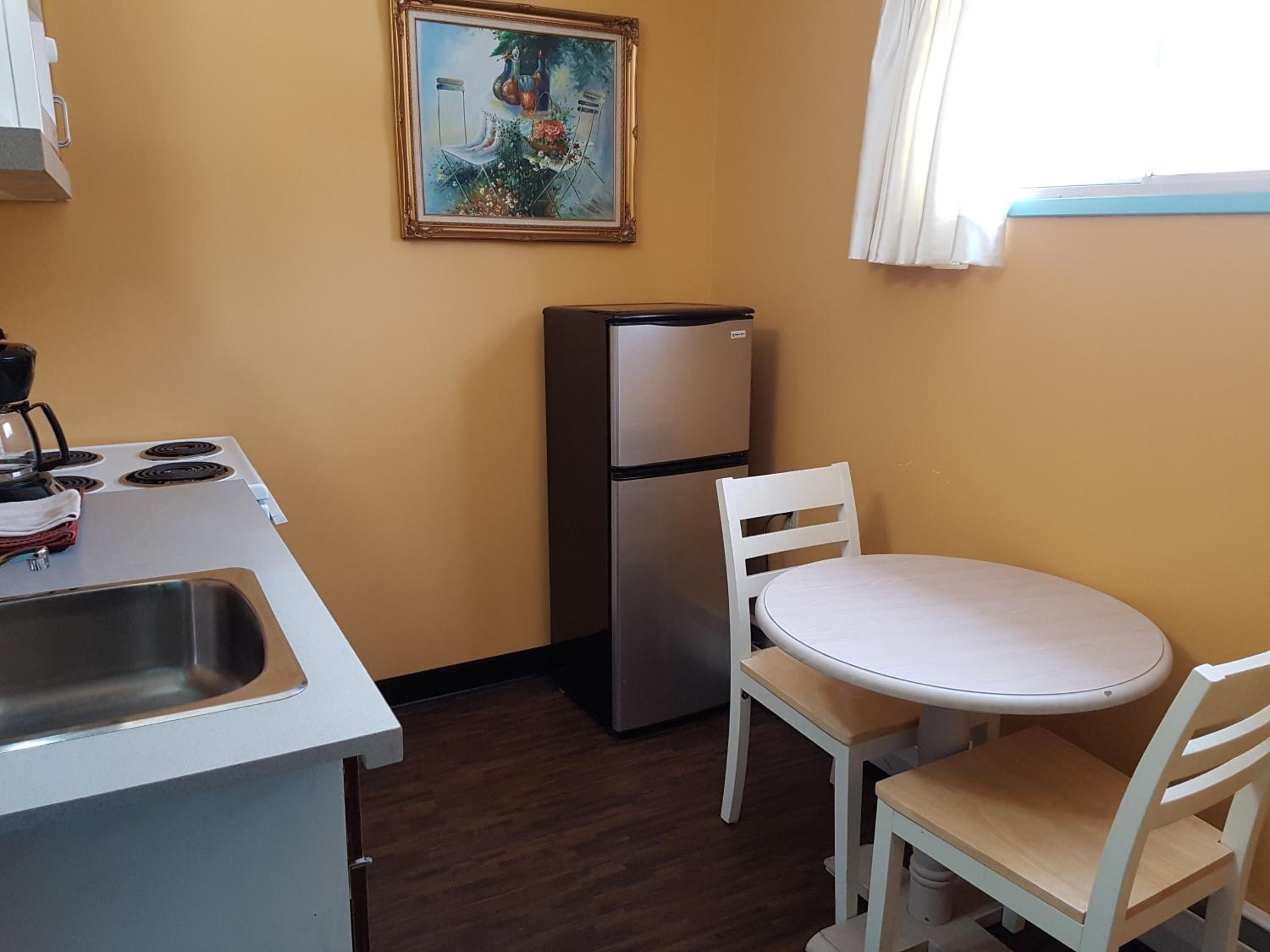 Alpine Inn & Suites