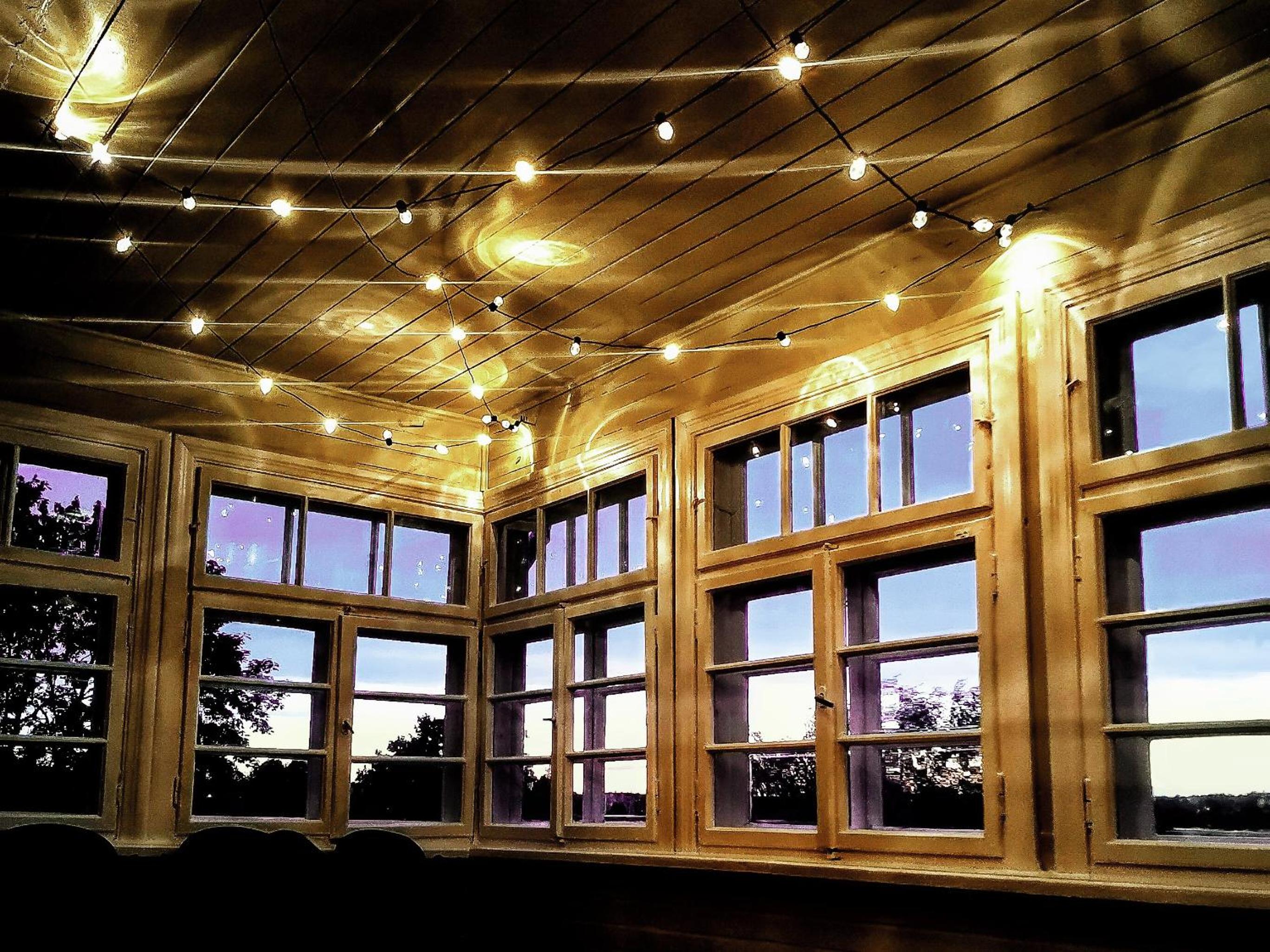 Castle Park Apartment with sunset veranda view 2