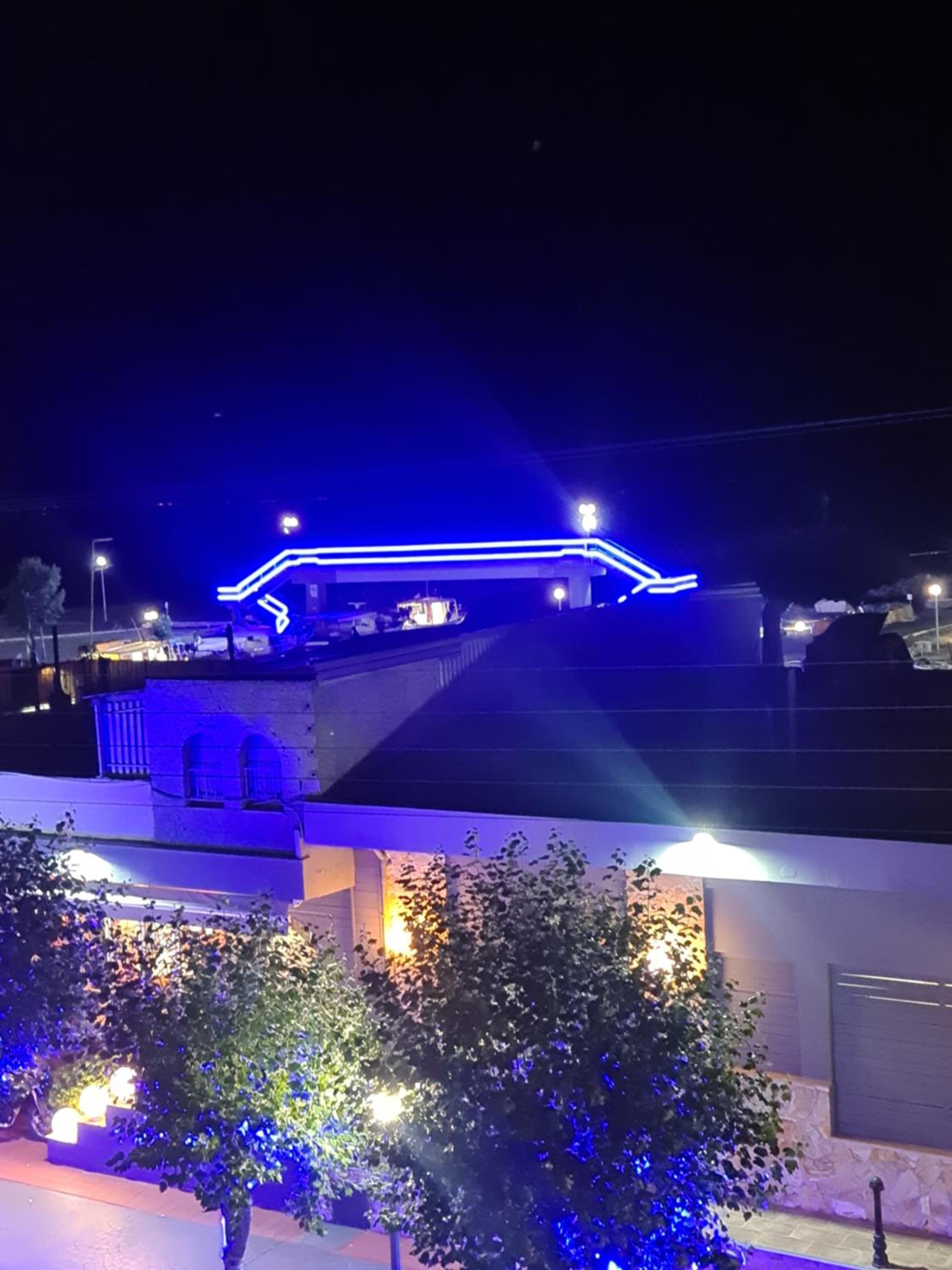 Hotel Apartments Nera Paralia-Apartment with sea view - Image 1