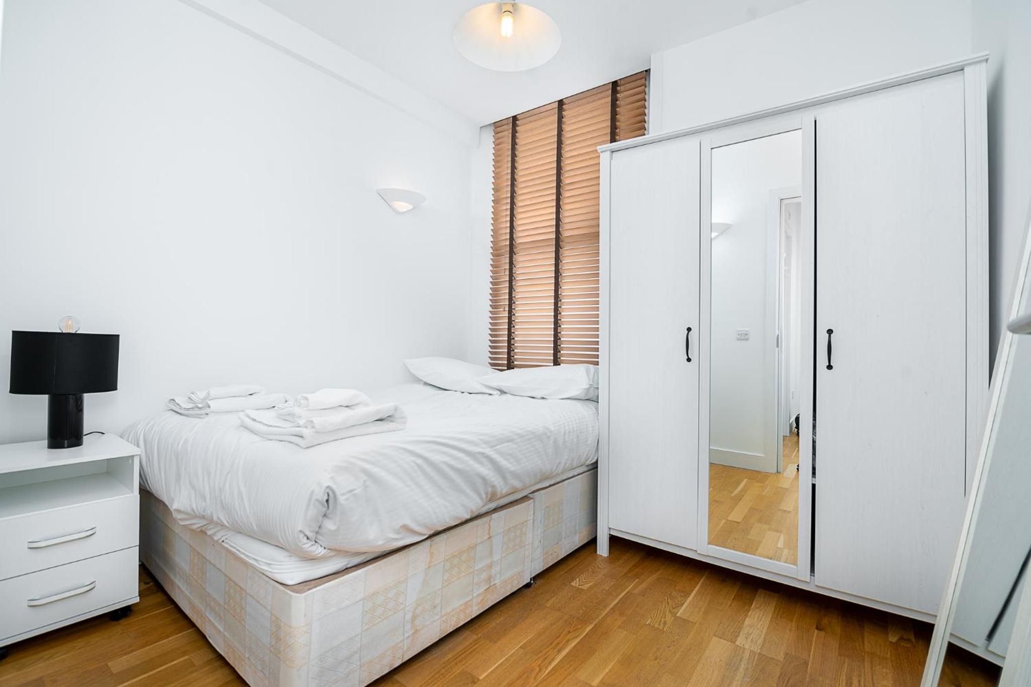 Modern 1 Bed Flat in Holborn, London for up to 2 people with free wifi — London