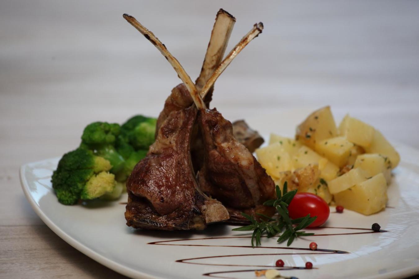 Celtis Country Lodge & Restaurant