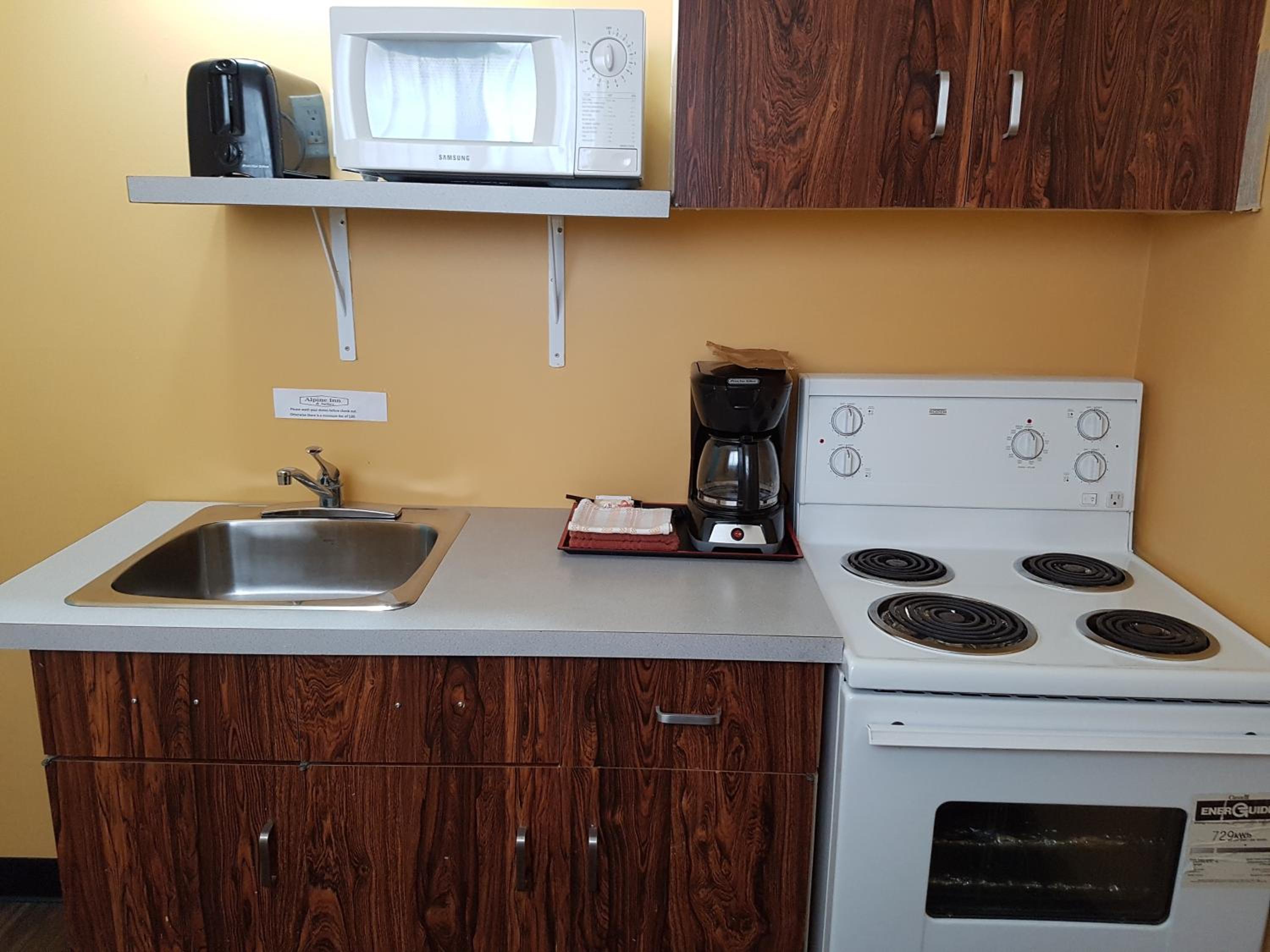 Alpine Inn & Suites