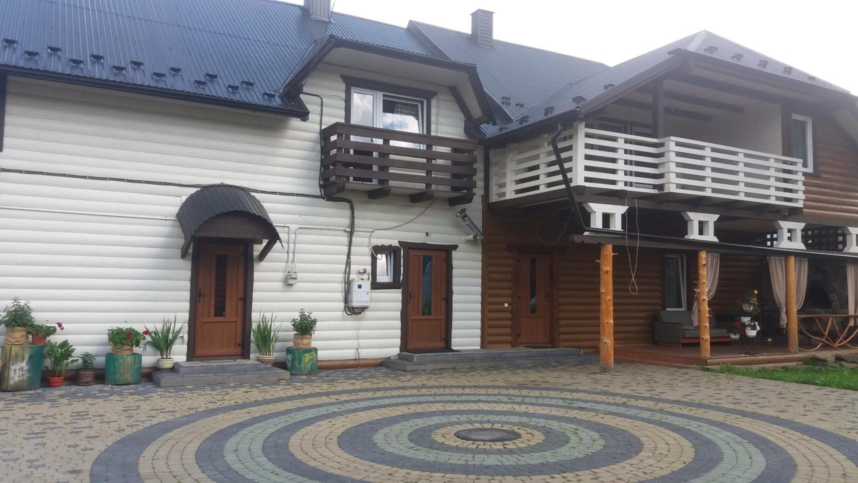 Nota Bene Mykulychyn view 3