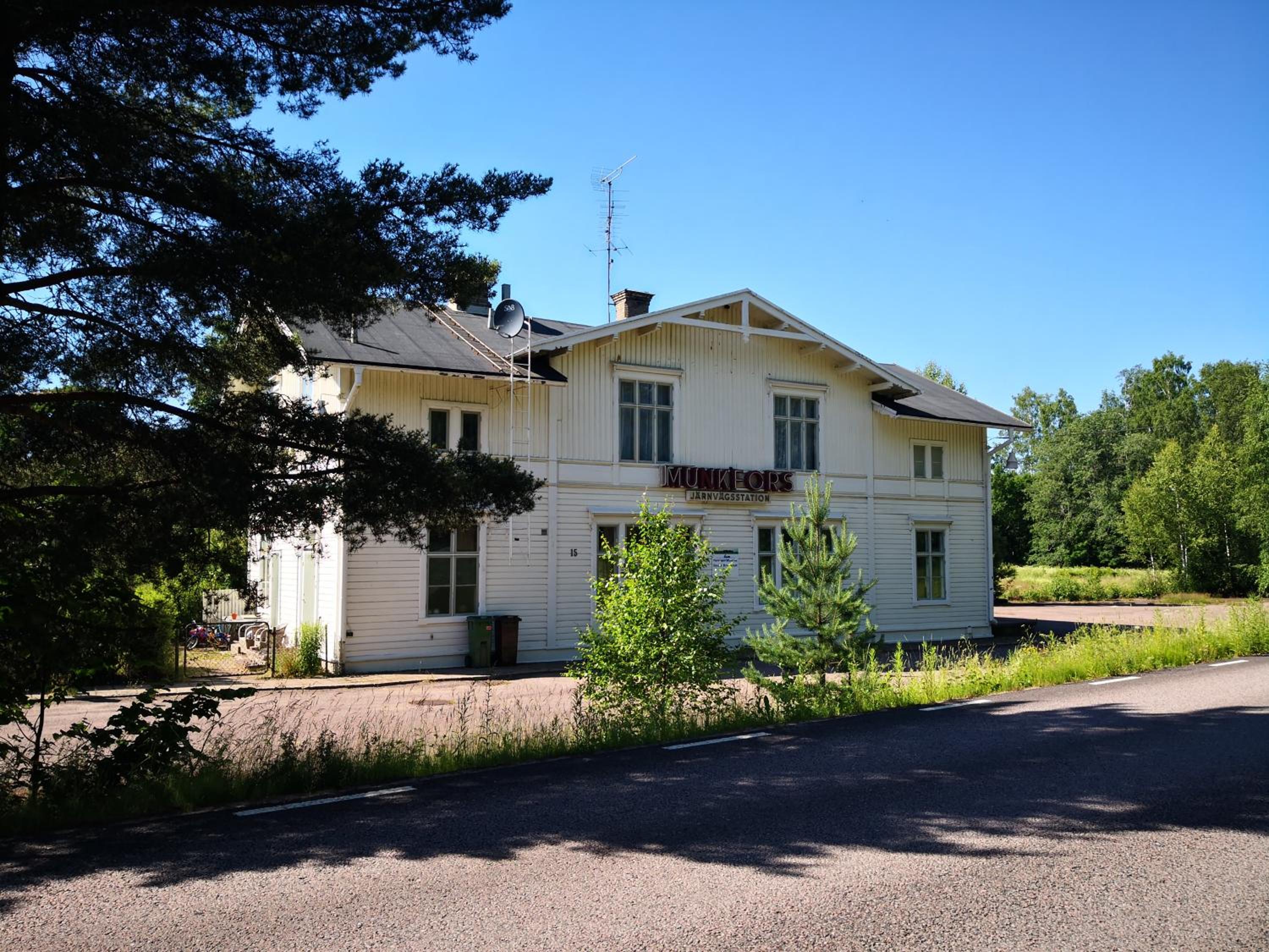 Photo 33