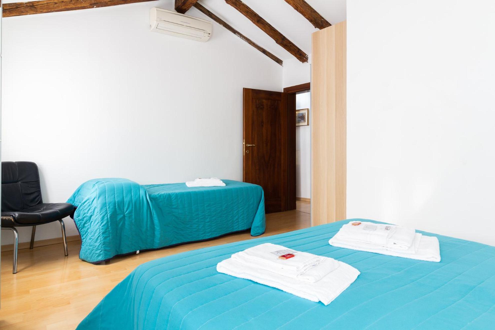 Veneziacentopercento Apartments & Rooms