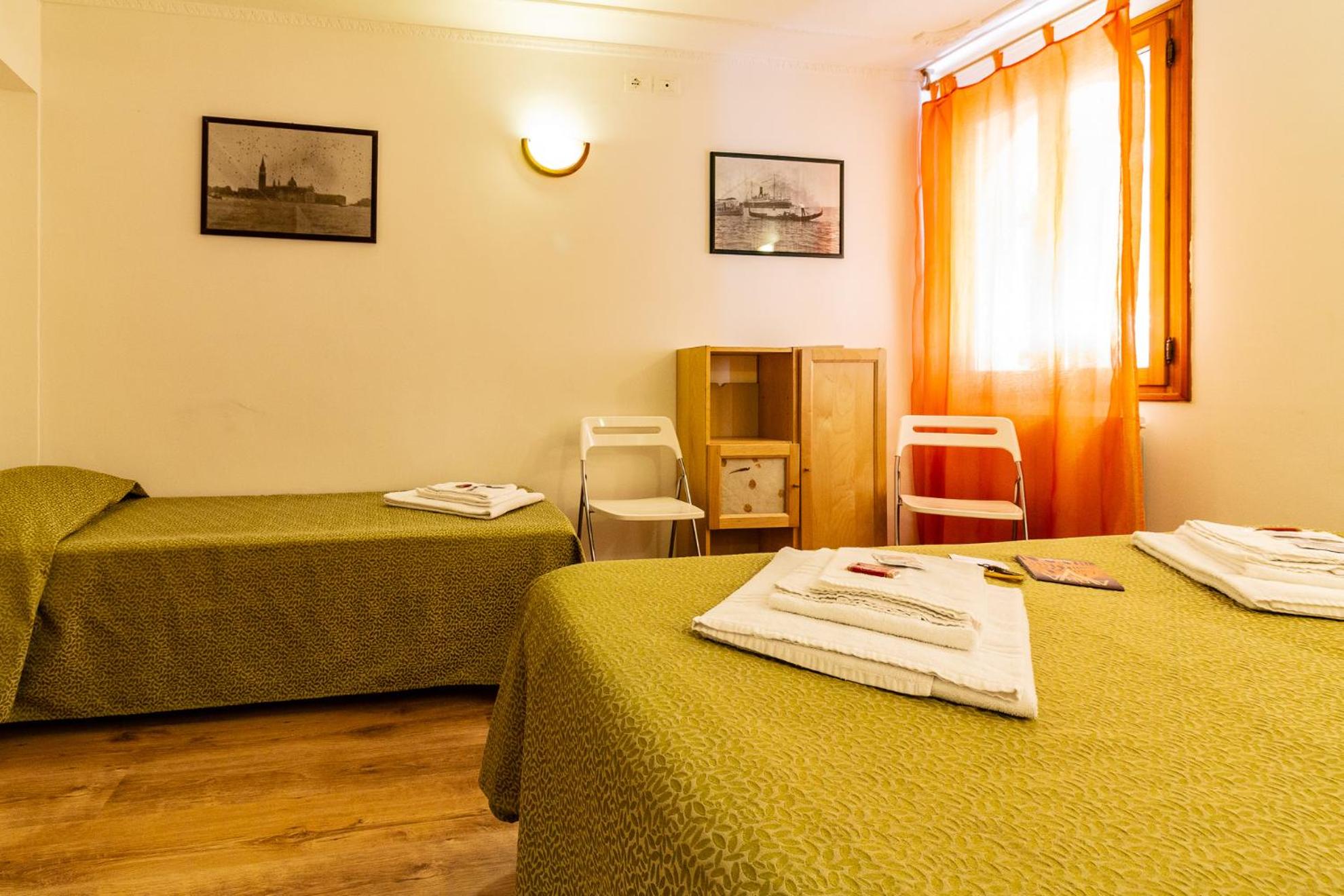 Veneziacentopercento Apartments & Rooms