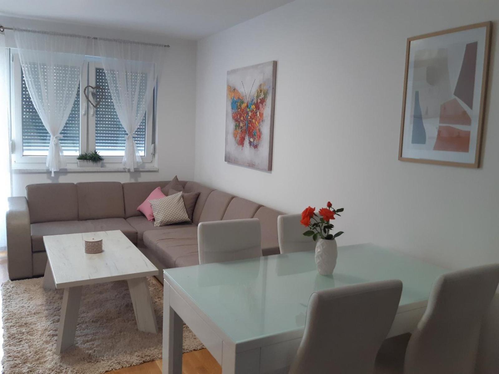 Elena apartmani view 3