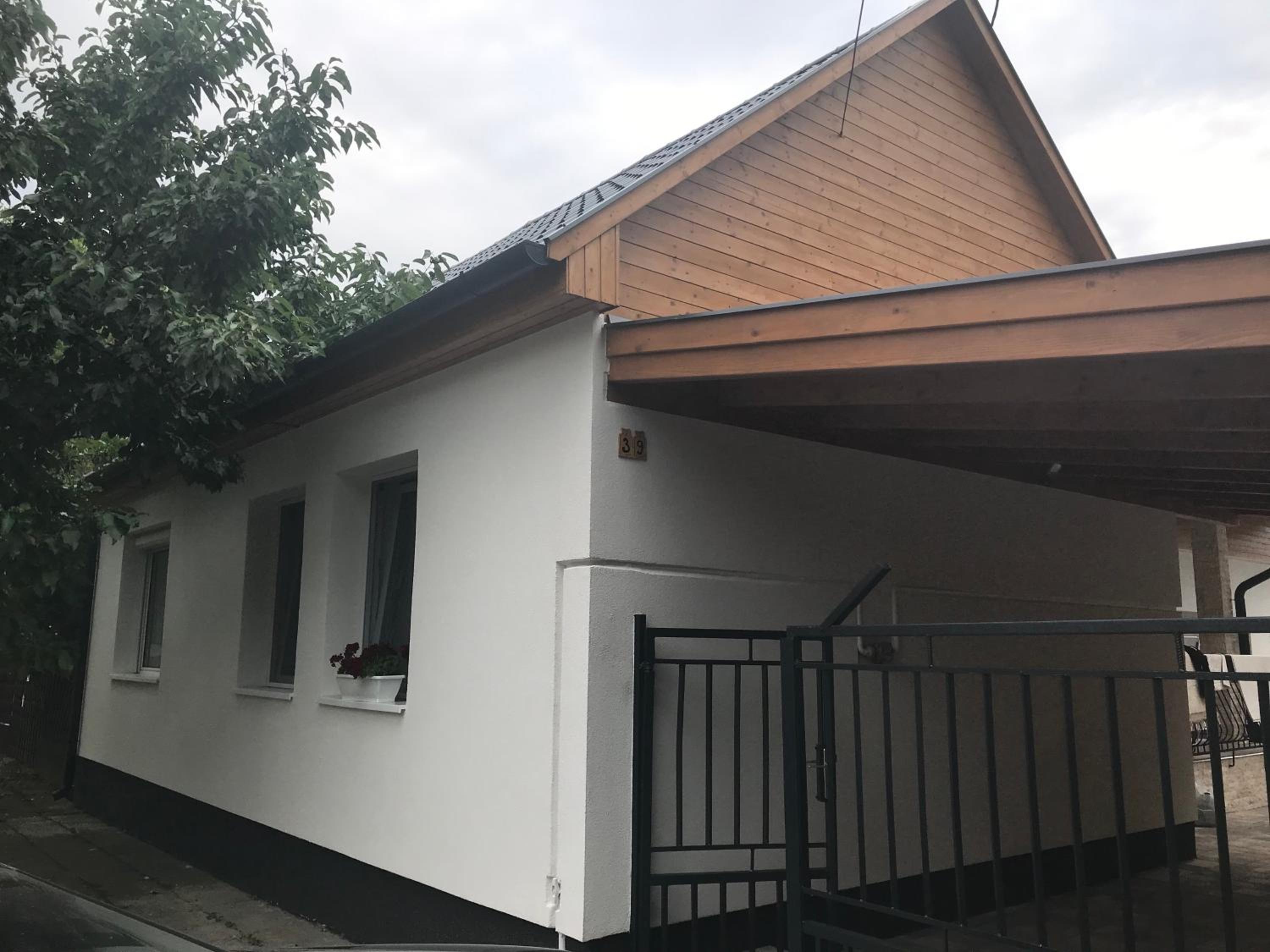 Balatonkenesei Vendégház