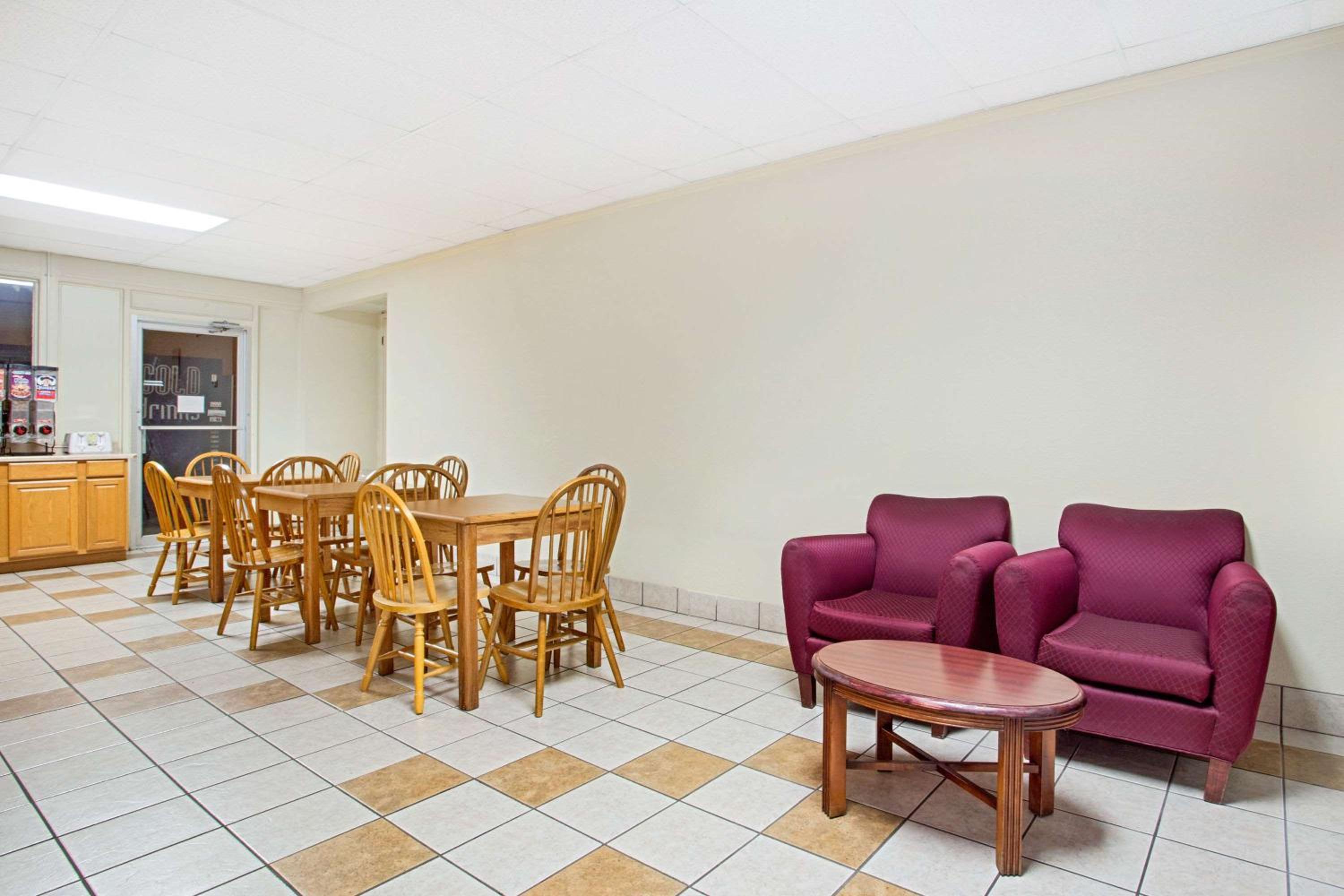Bristol Parkway inn view 2