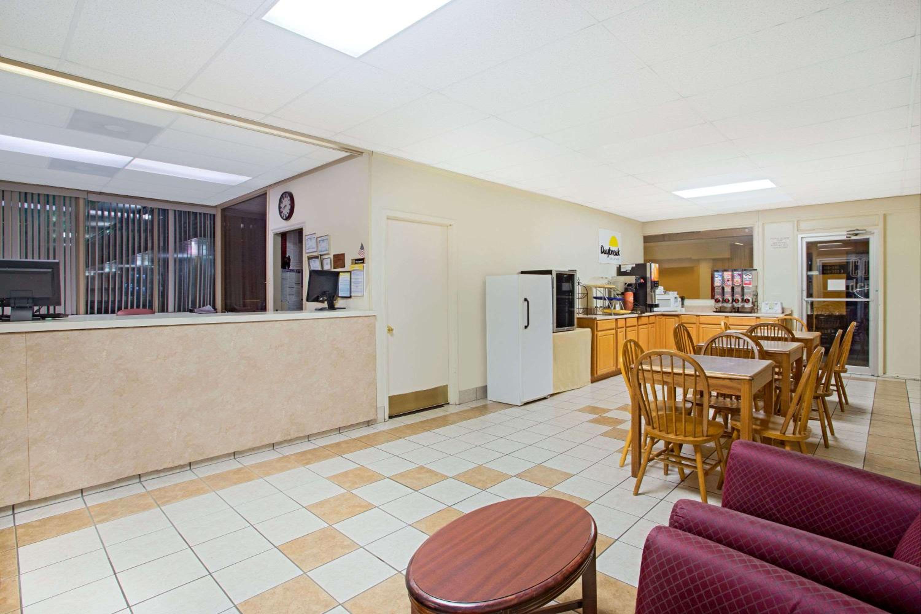 Bristol Parkway inn view 3