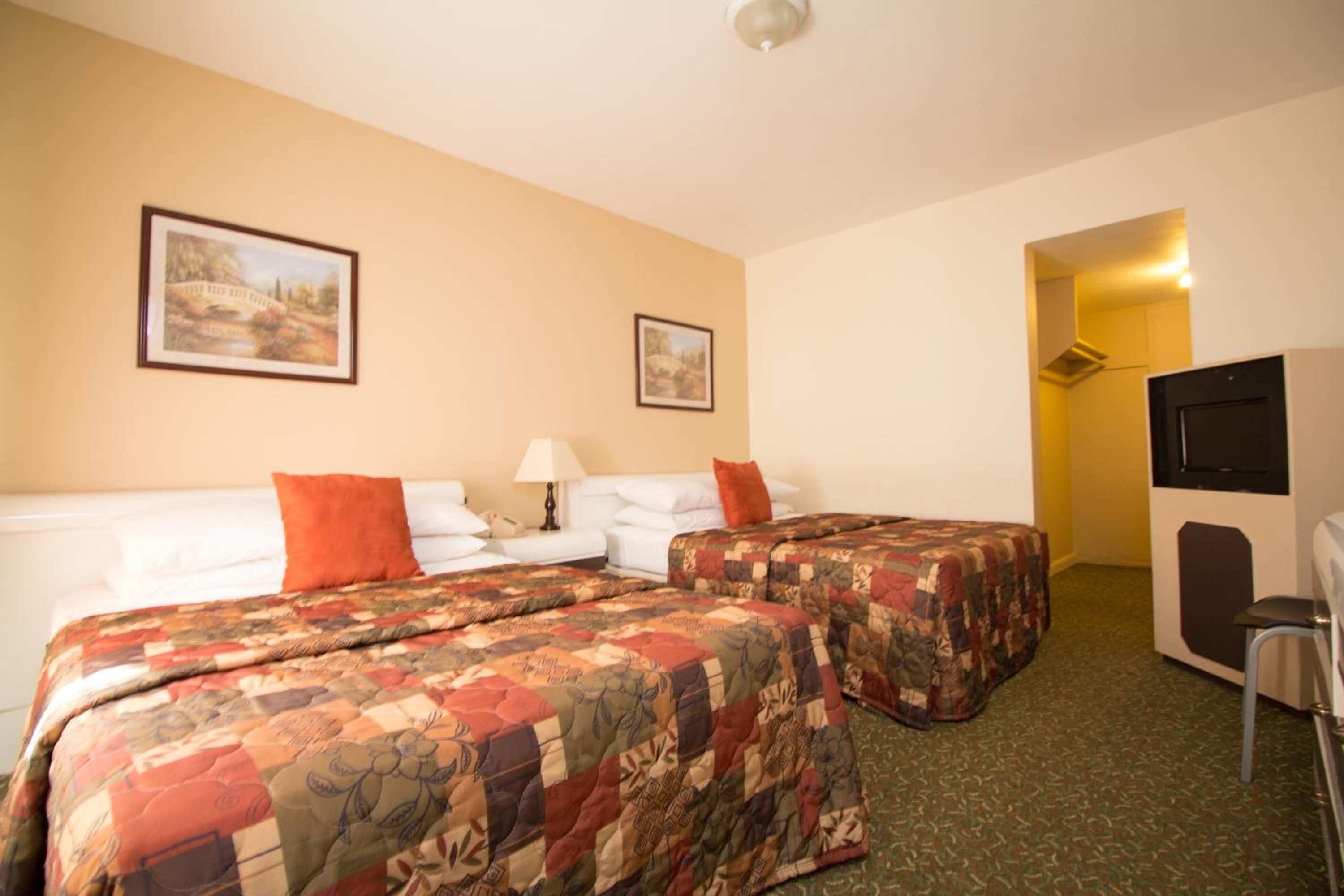 Parkway Inn photo 2