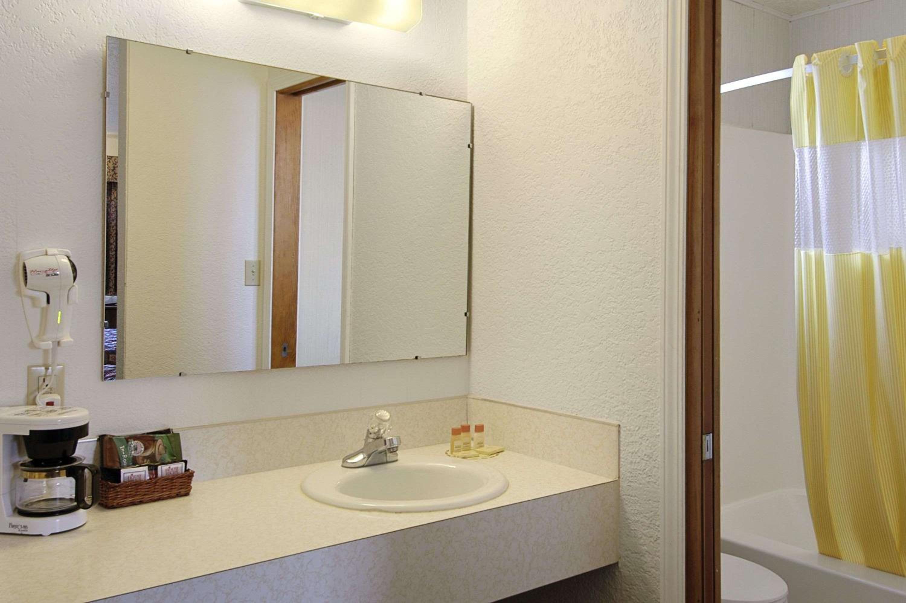 Days Inn by Wyndham Mackinaw City - Lakeview, Bilde 25