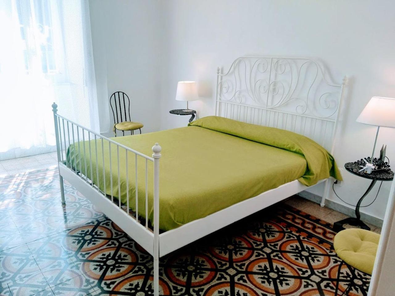 L'Atelier Vedi Napoli ai tuoi piedi