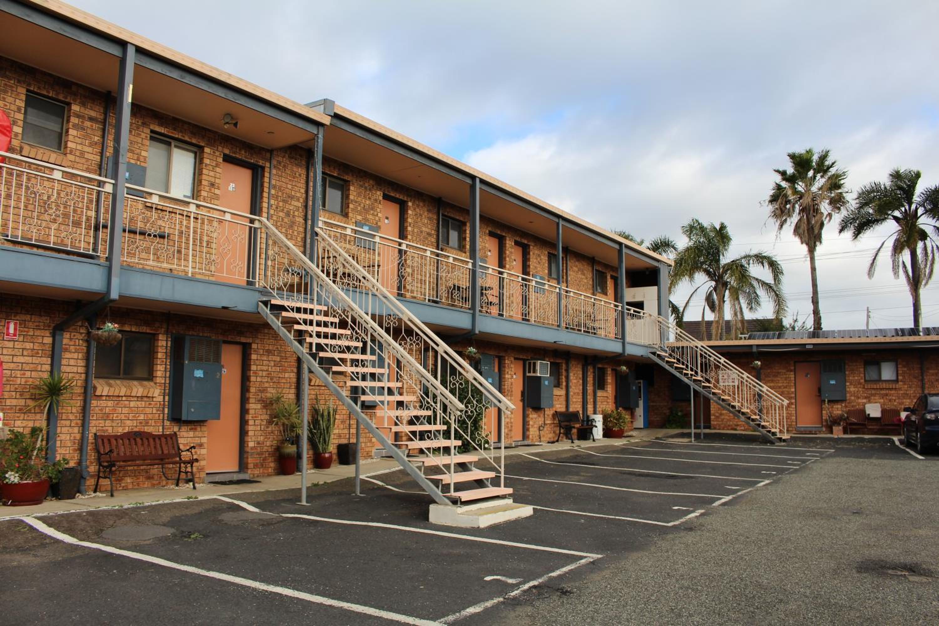 Bridge View Motel