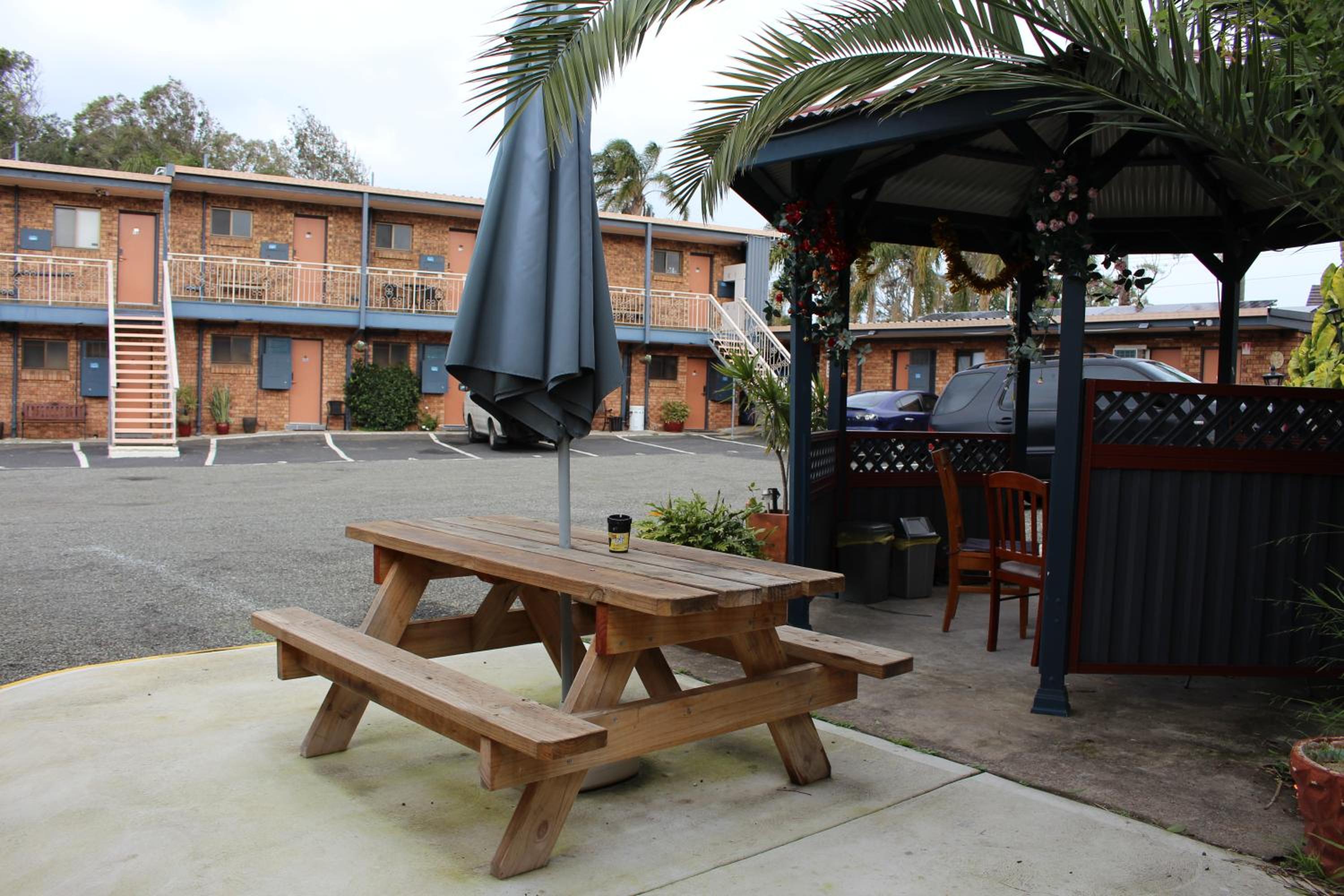 Bridge View Motel